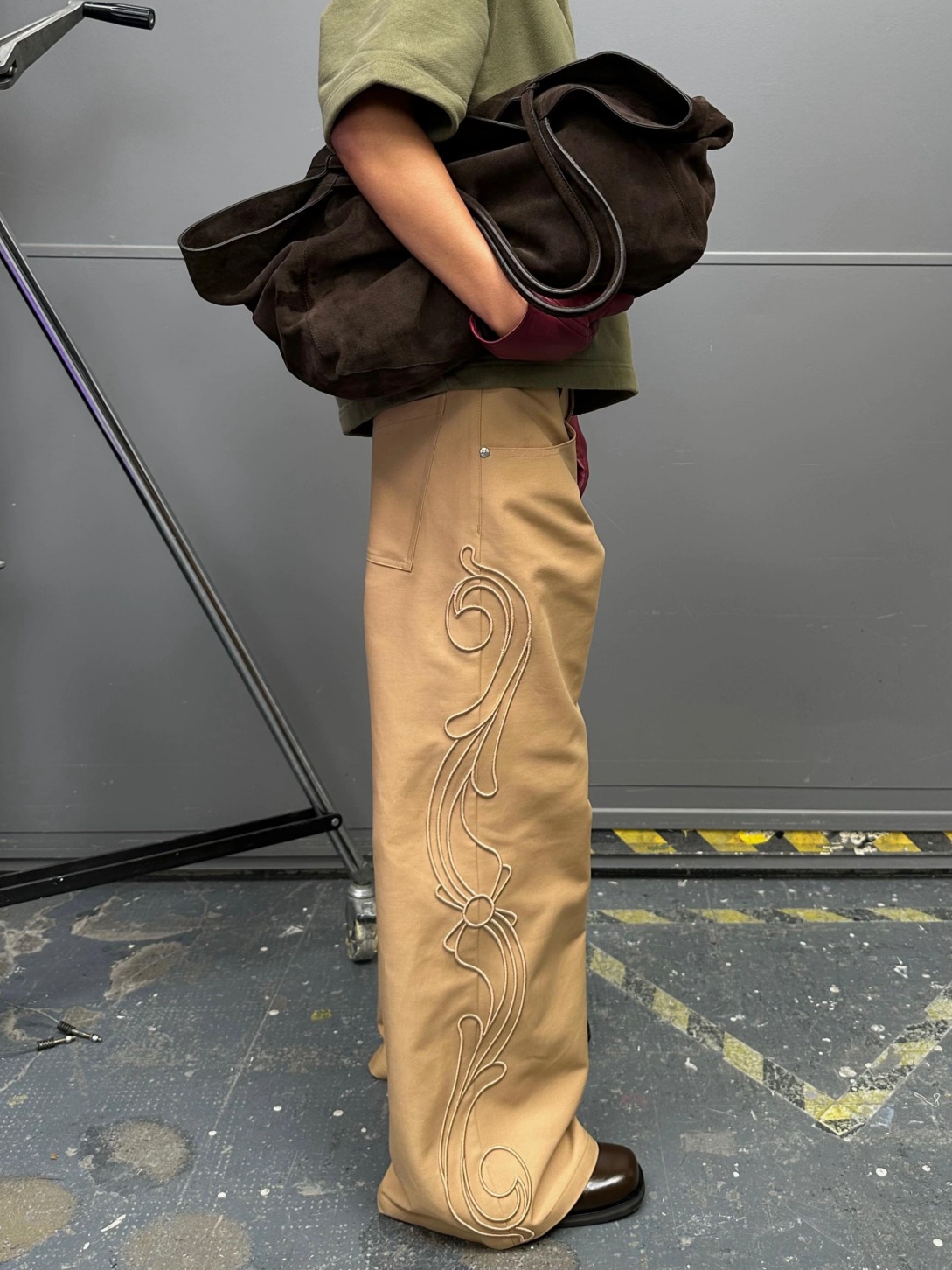 EMBROIDERED DETAIL WIDE-LEG PANTS