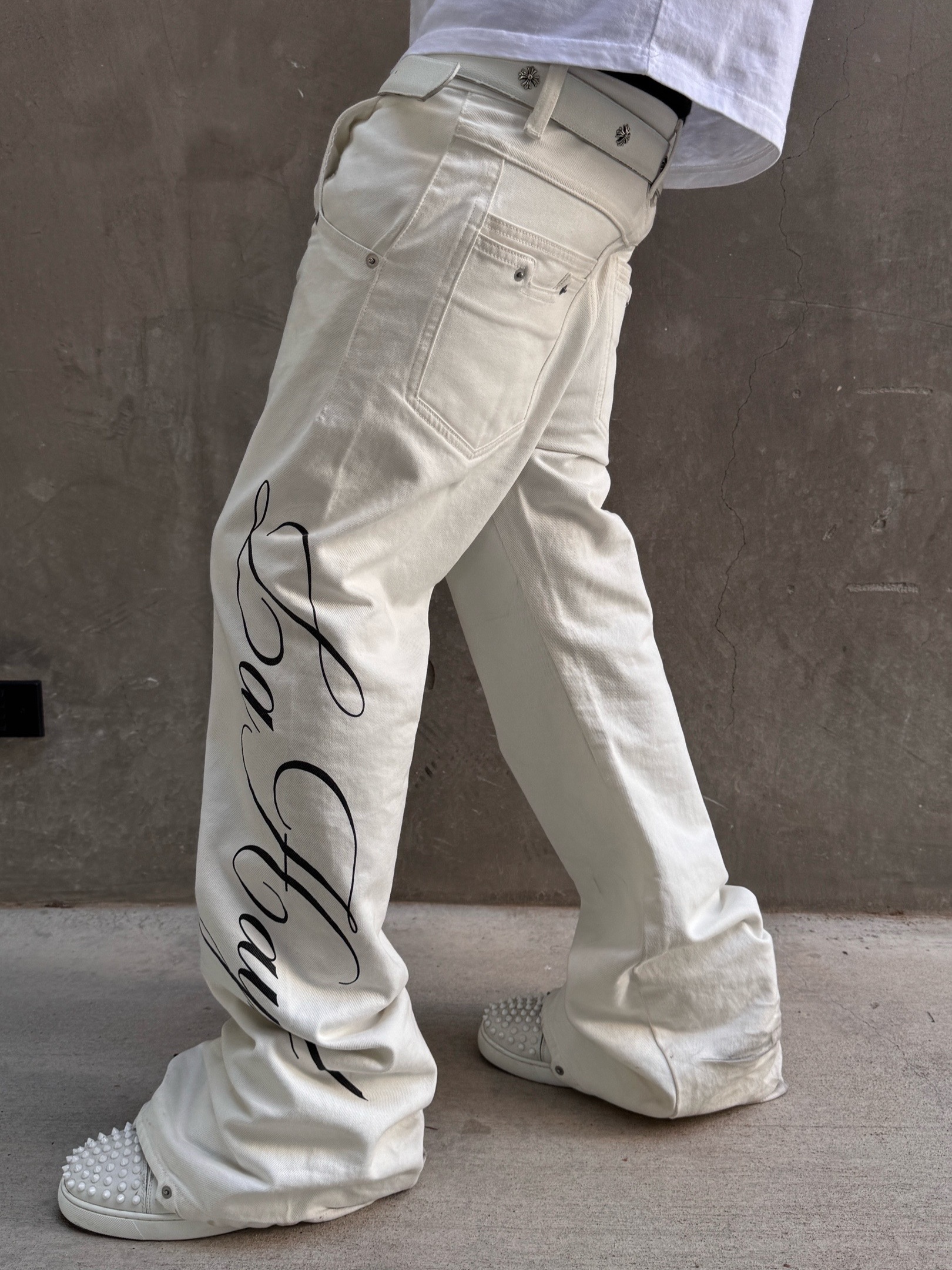 LETTER FLARED JEANS