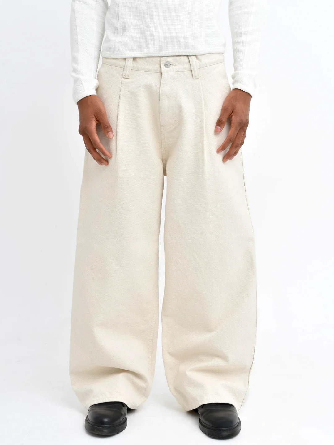 OKAYAMA PLEATED WIDE-LEG PANTS