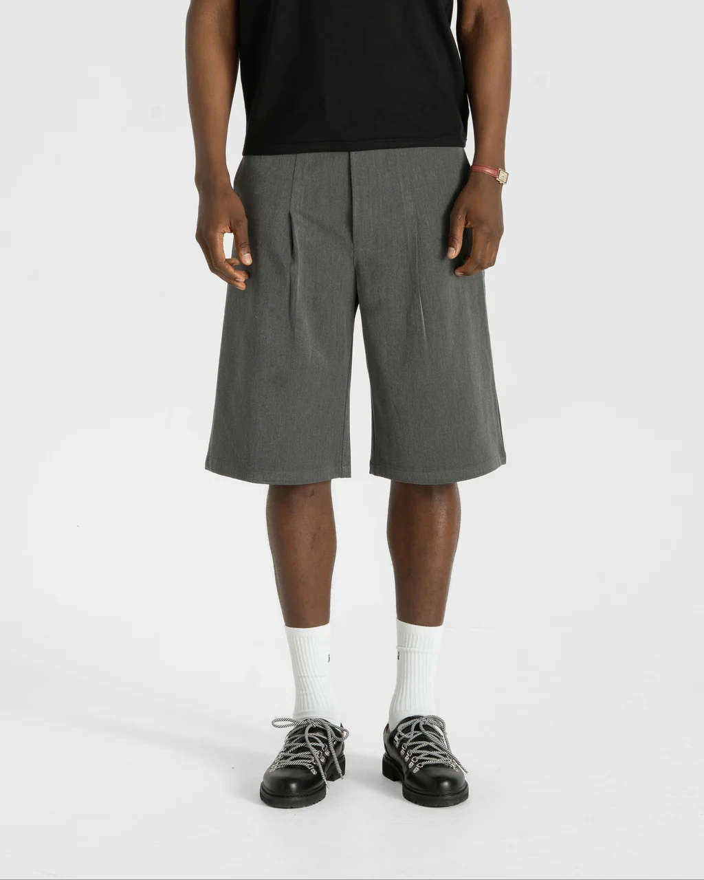 BAGGY SUIT SHORTS