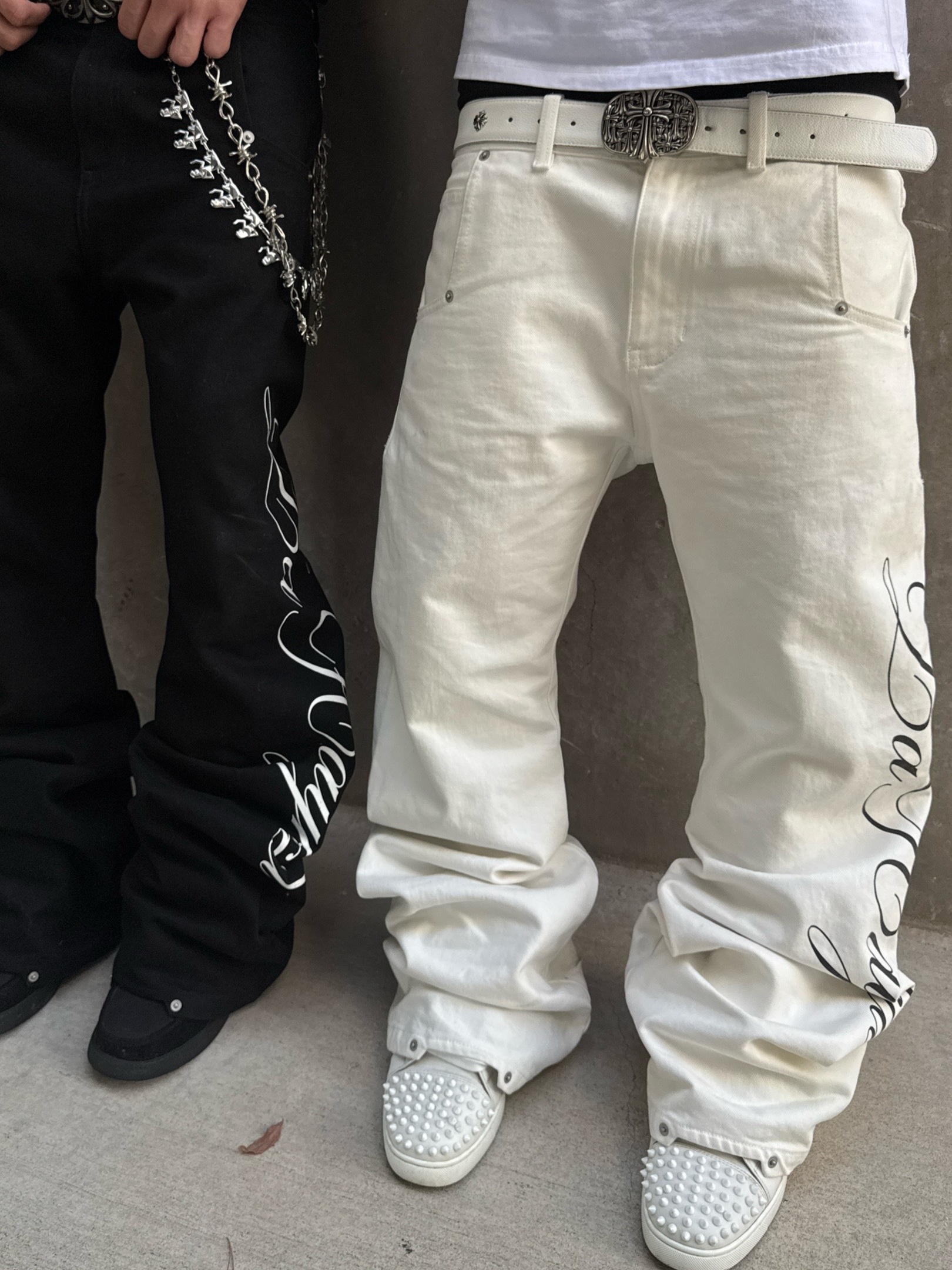 LETTER FLARED JEANS
