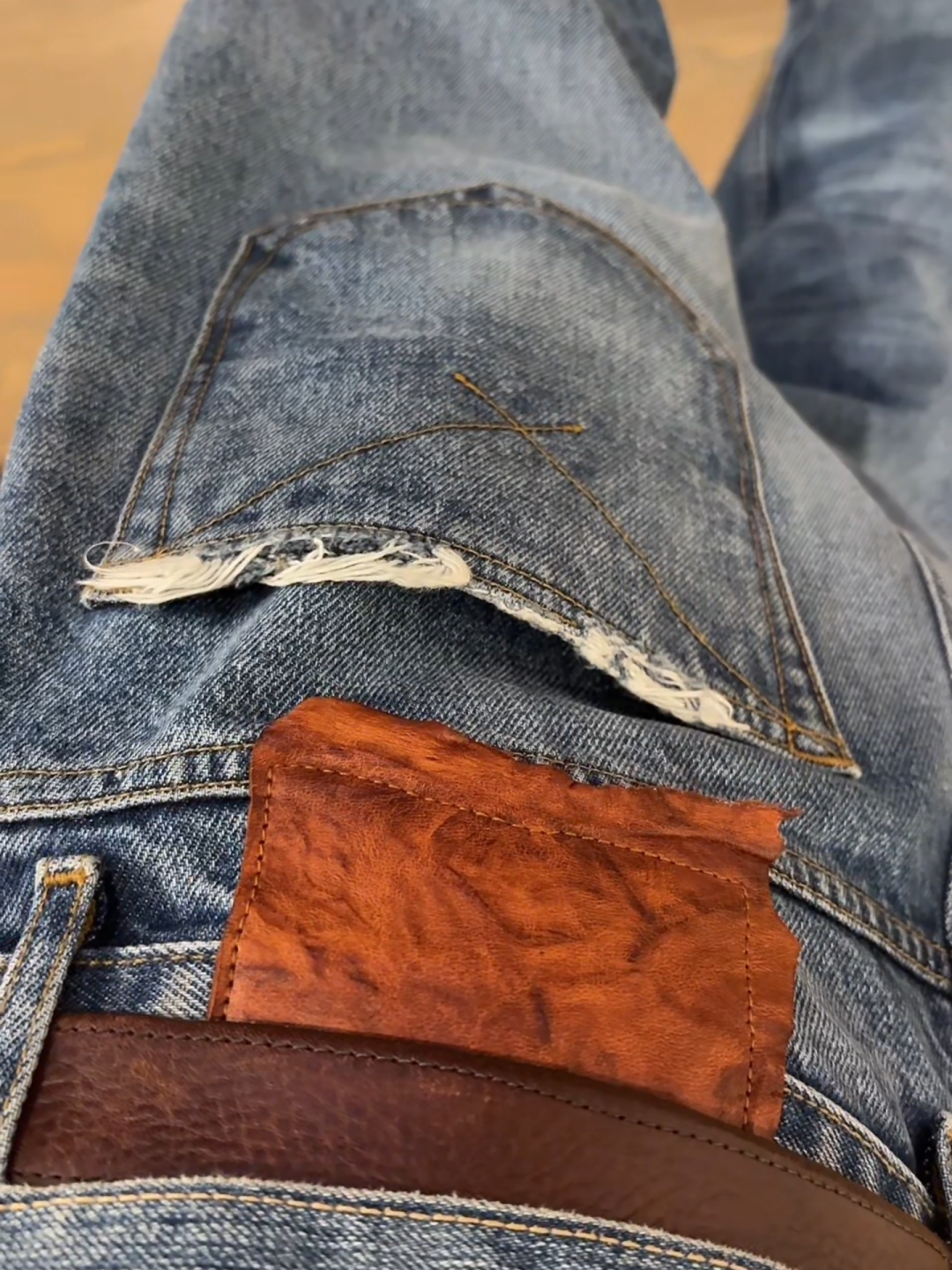 VINTAGE WASHED DISTRESSED DENIM