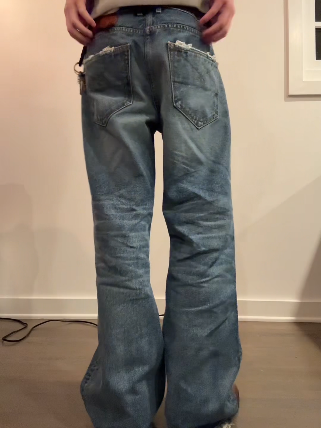 VINTAGE WASHED DISTRESSED DENIM