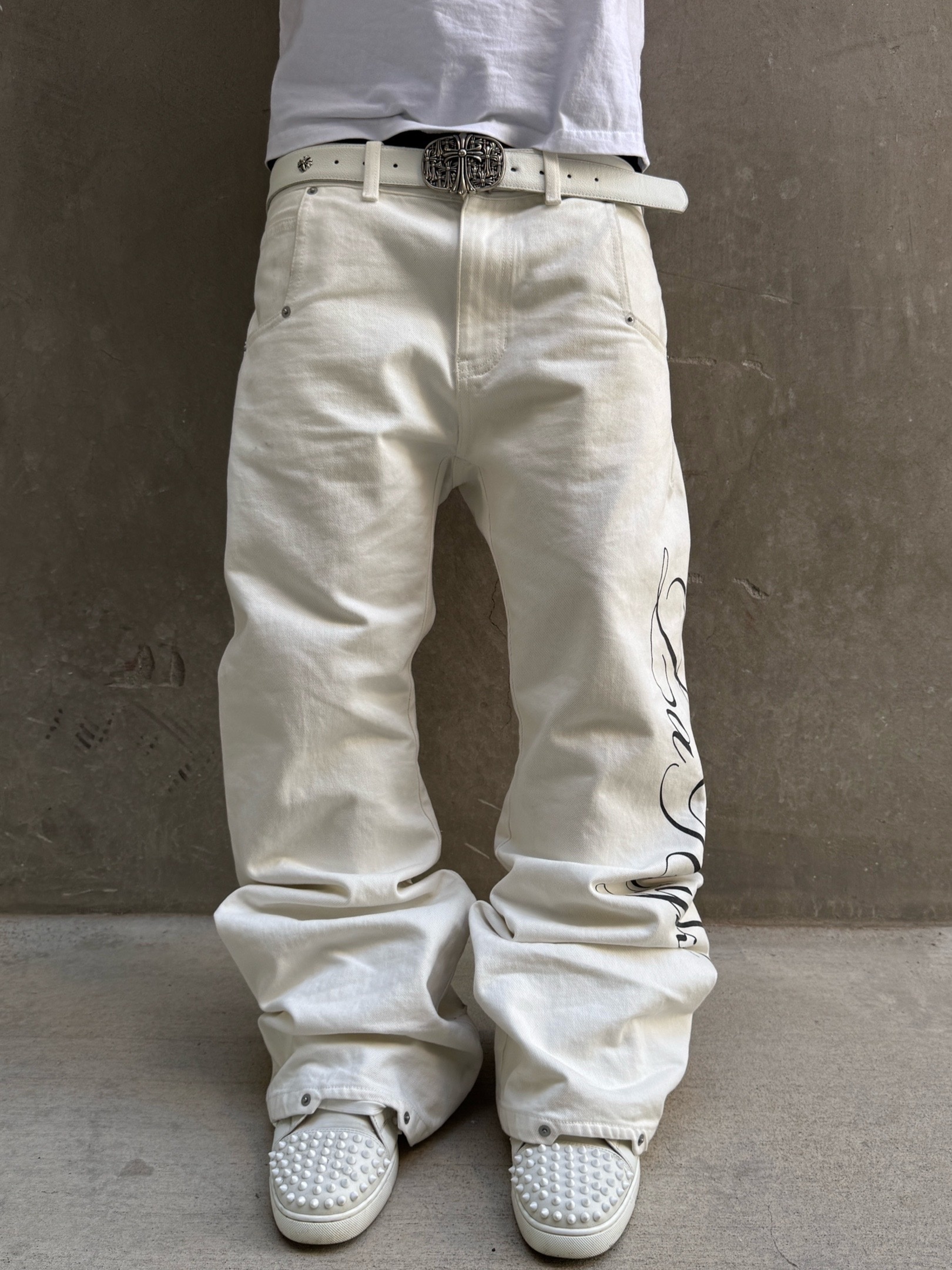 LETTER FLARED JEANS