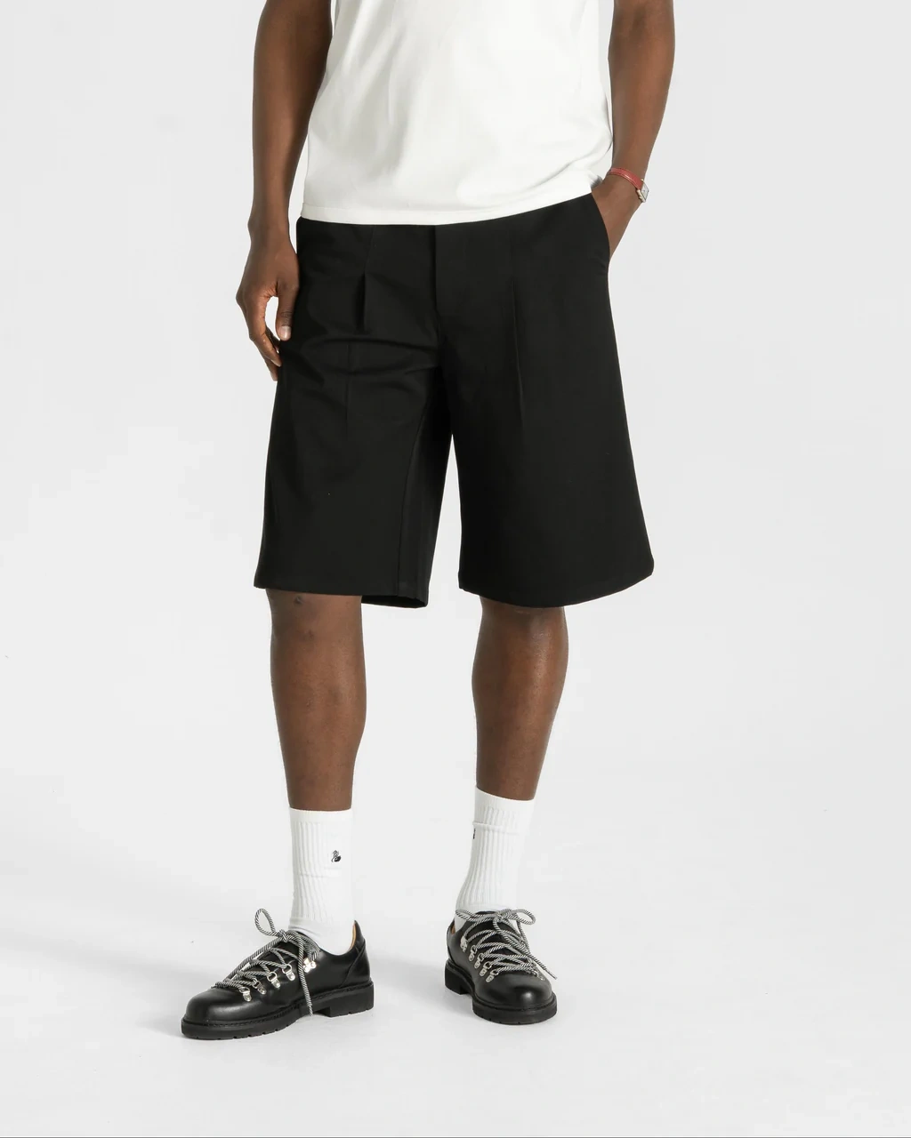 BAGGY SUIT SHORTS