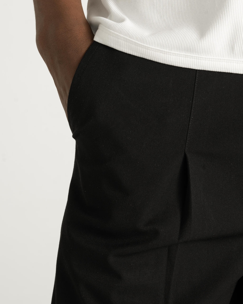 BAGGY SUIT SHORTS