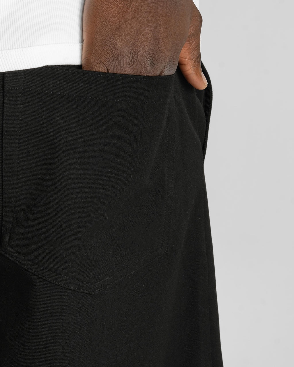 BAGGY SUIT SHORTS