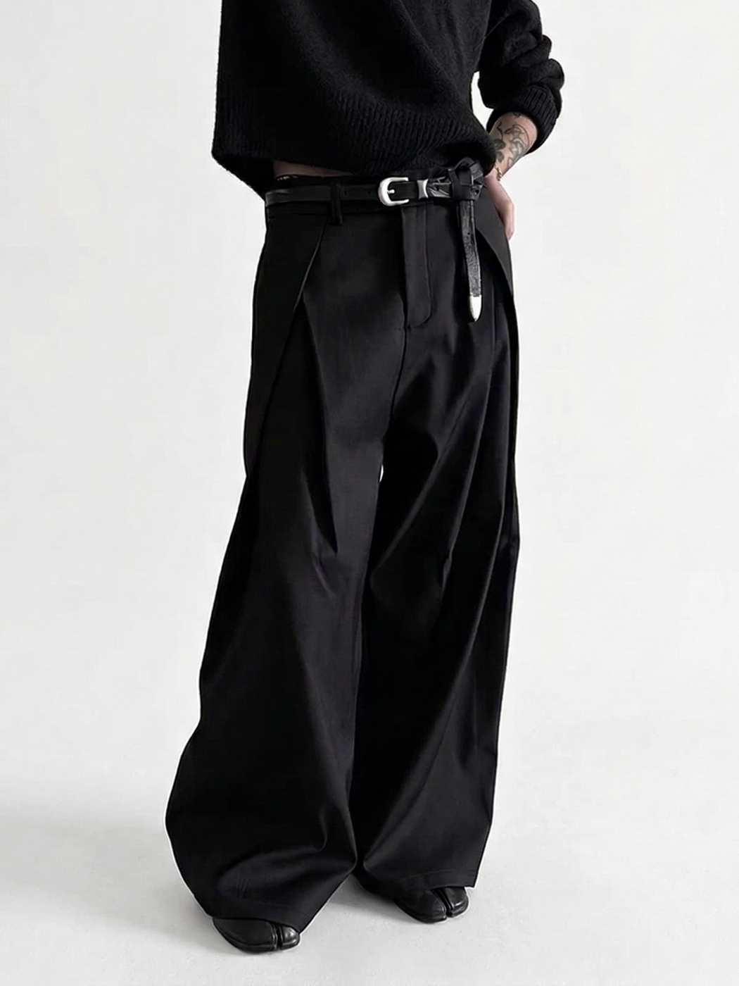PLEATED WIDE LEG PANTS