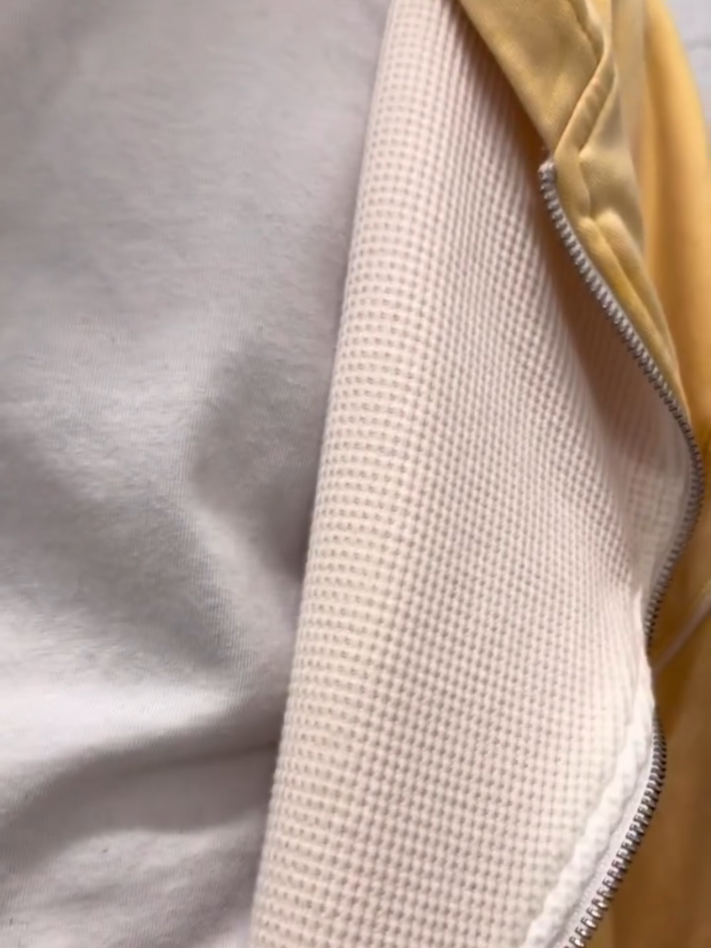 YELLOW WAVY ZIP-UP