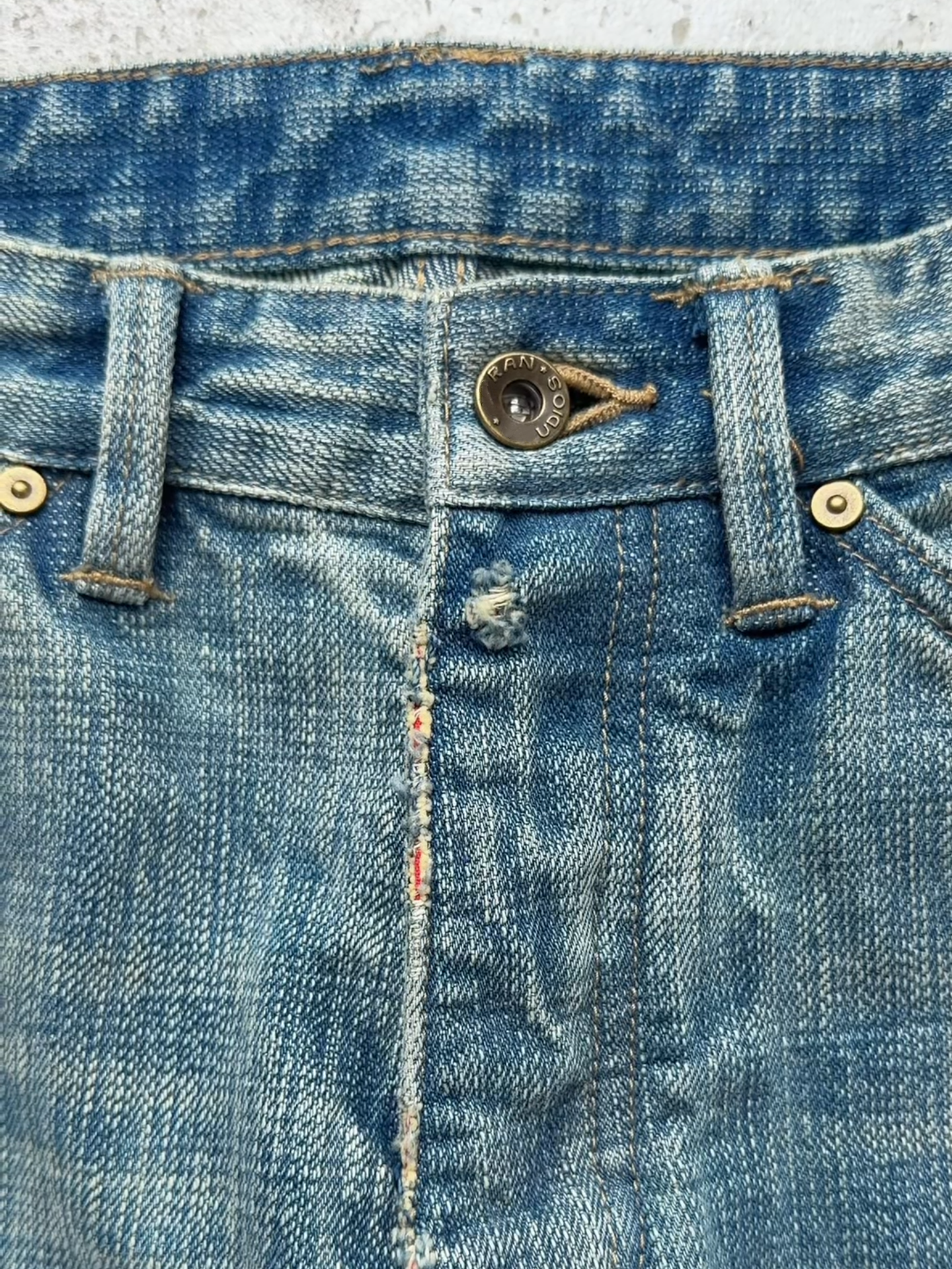BLUE WASHED BOOTCUT JEANS