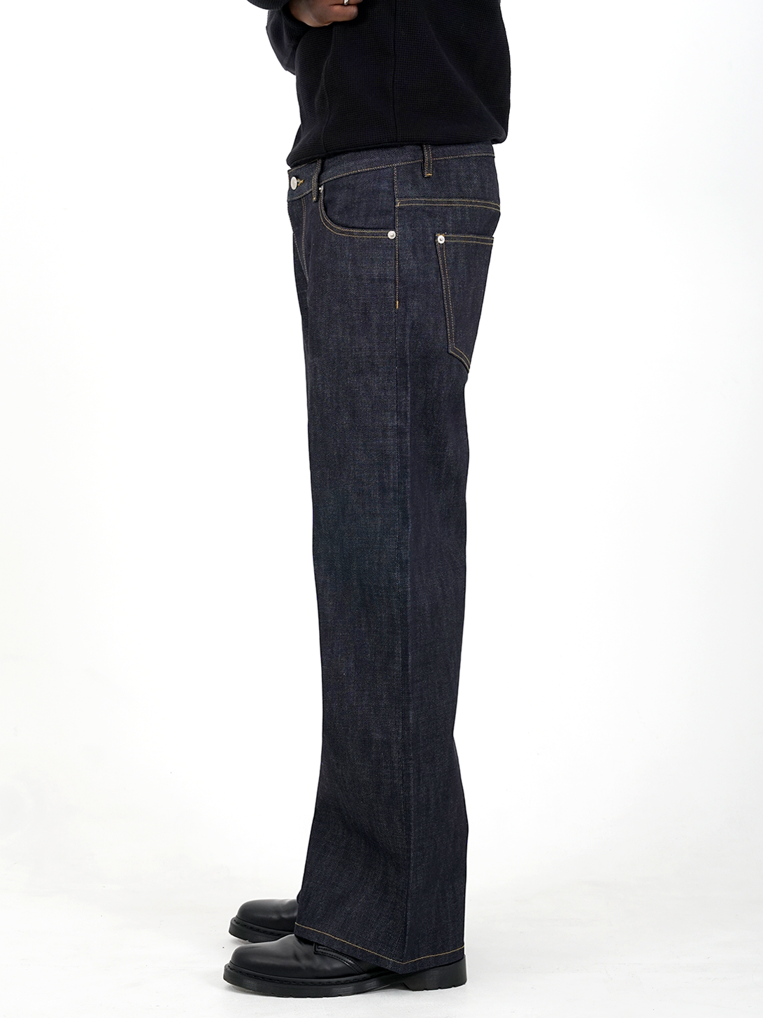 RAW SELVEDGE BOOTCUT JEANS