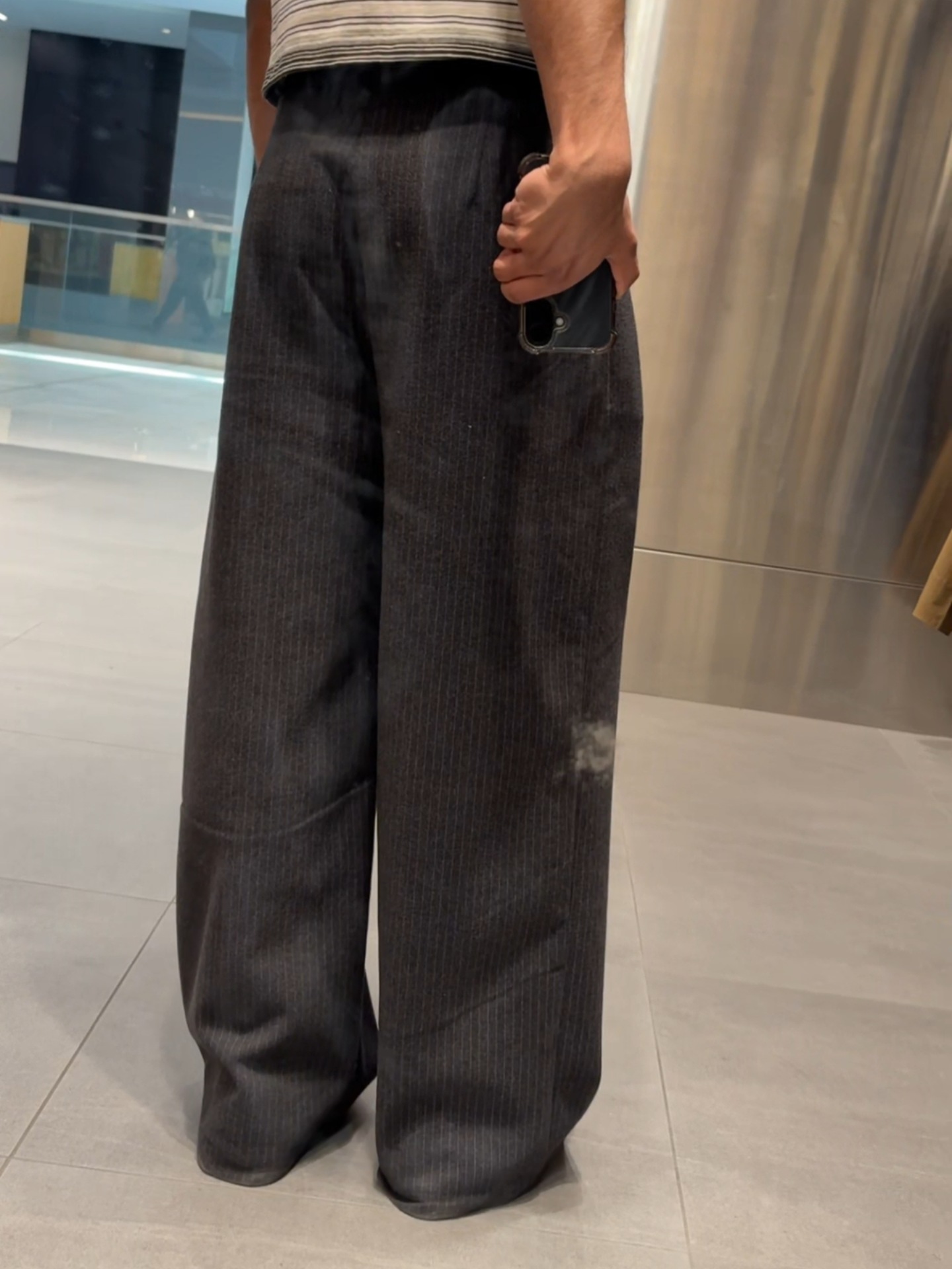 STRIPED PLEATED PANTS