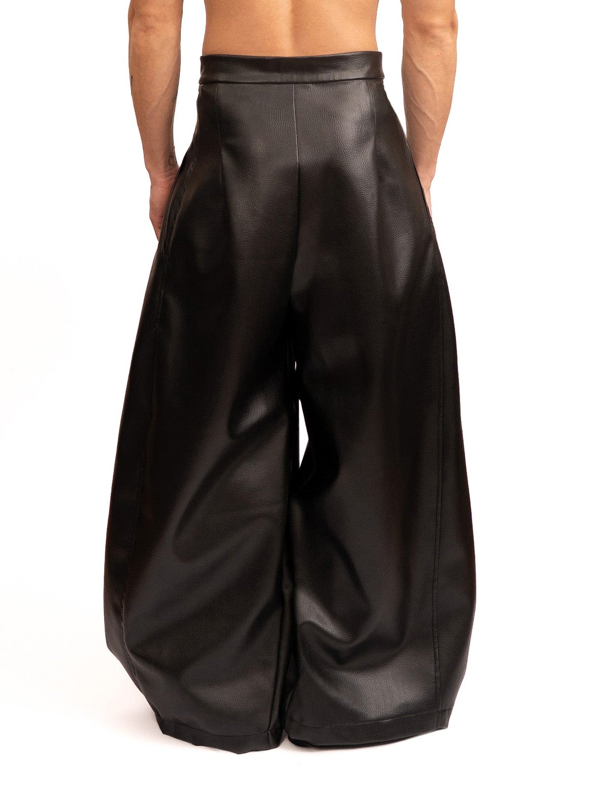 LEATHER PLEATED WIDE PANTS