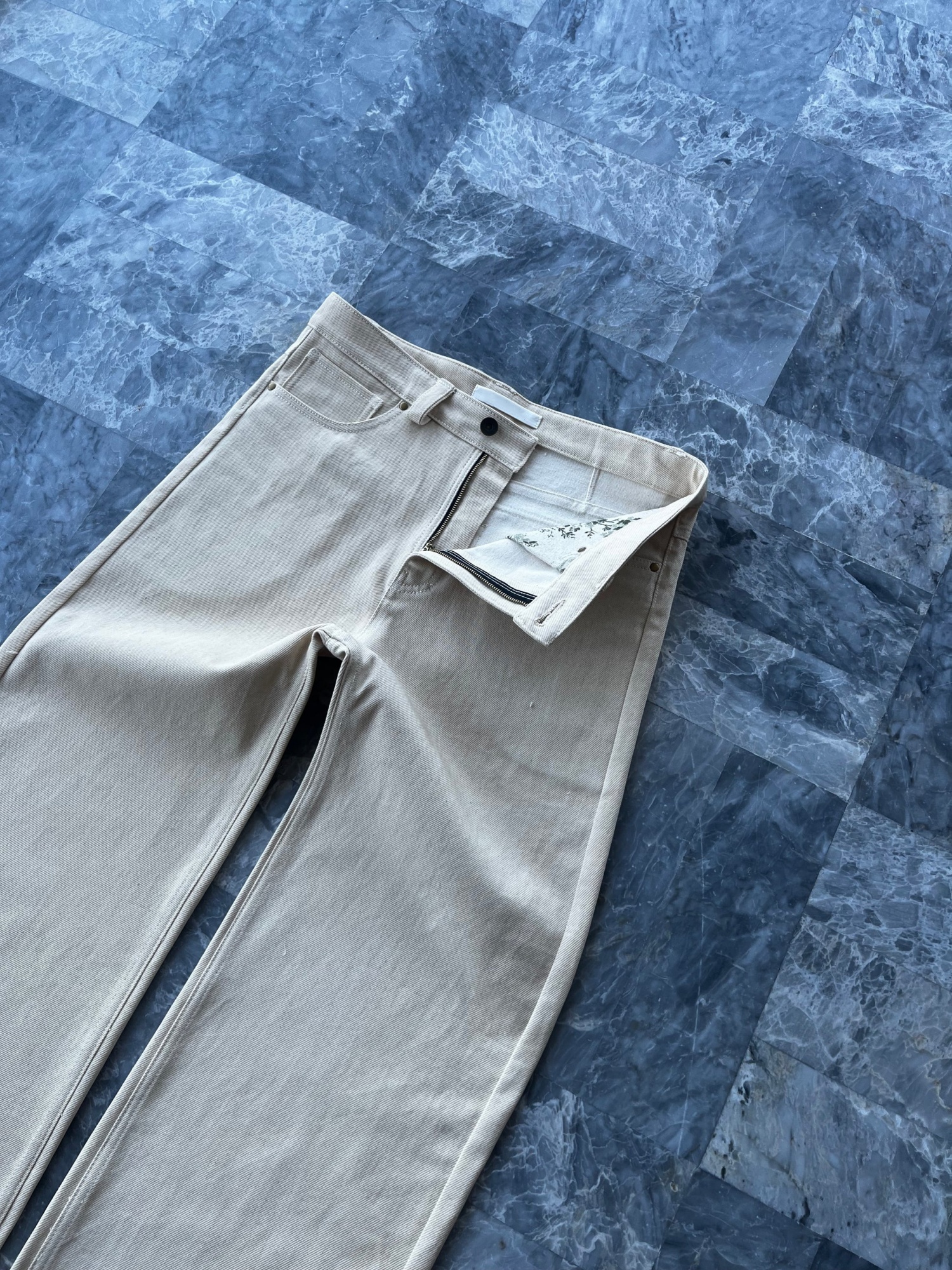 CHAMPAGNE BOOTCUT DENIM