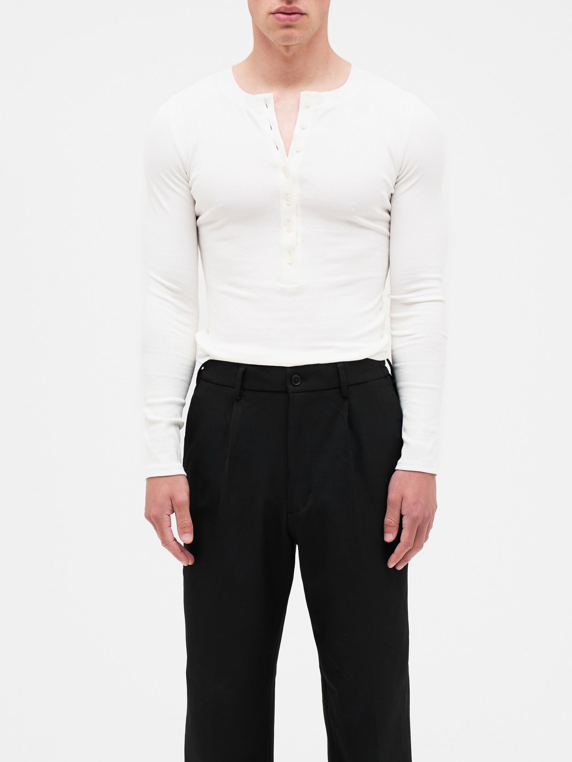 BUTTON DOWN HENLEY