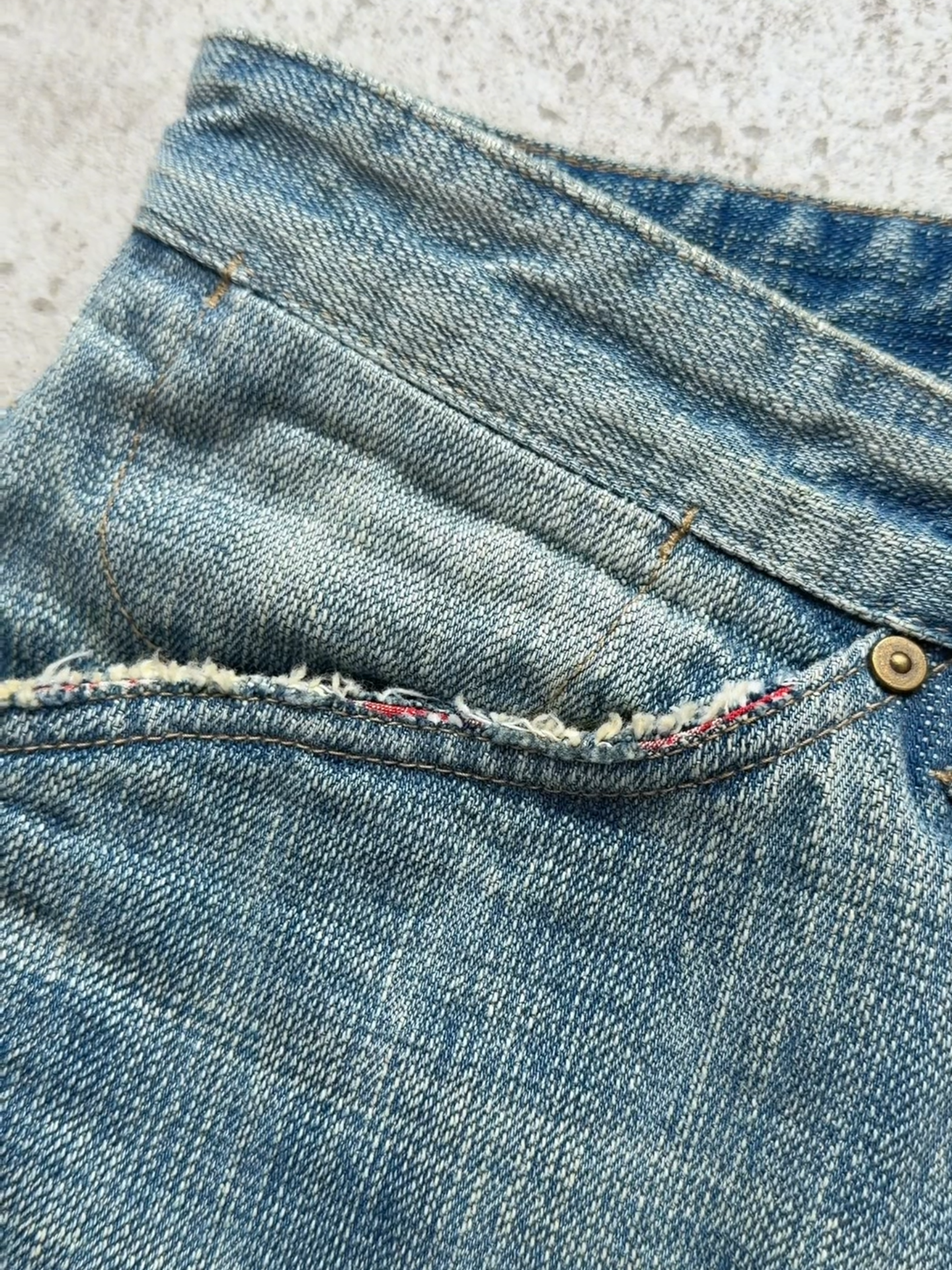 BLUE WASHED BOOTCUT JEANS