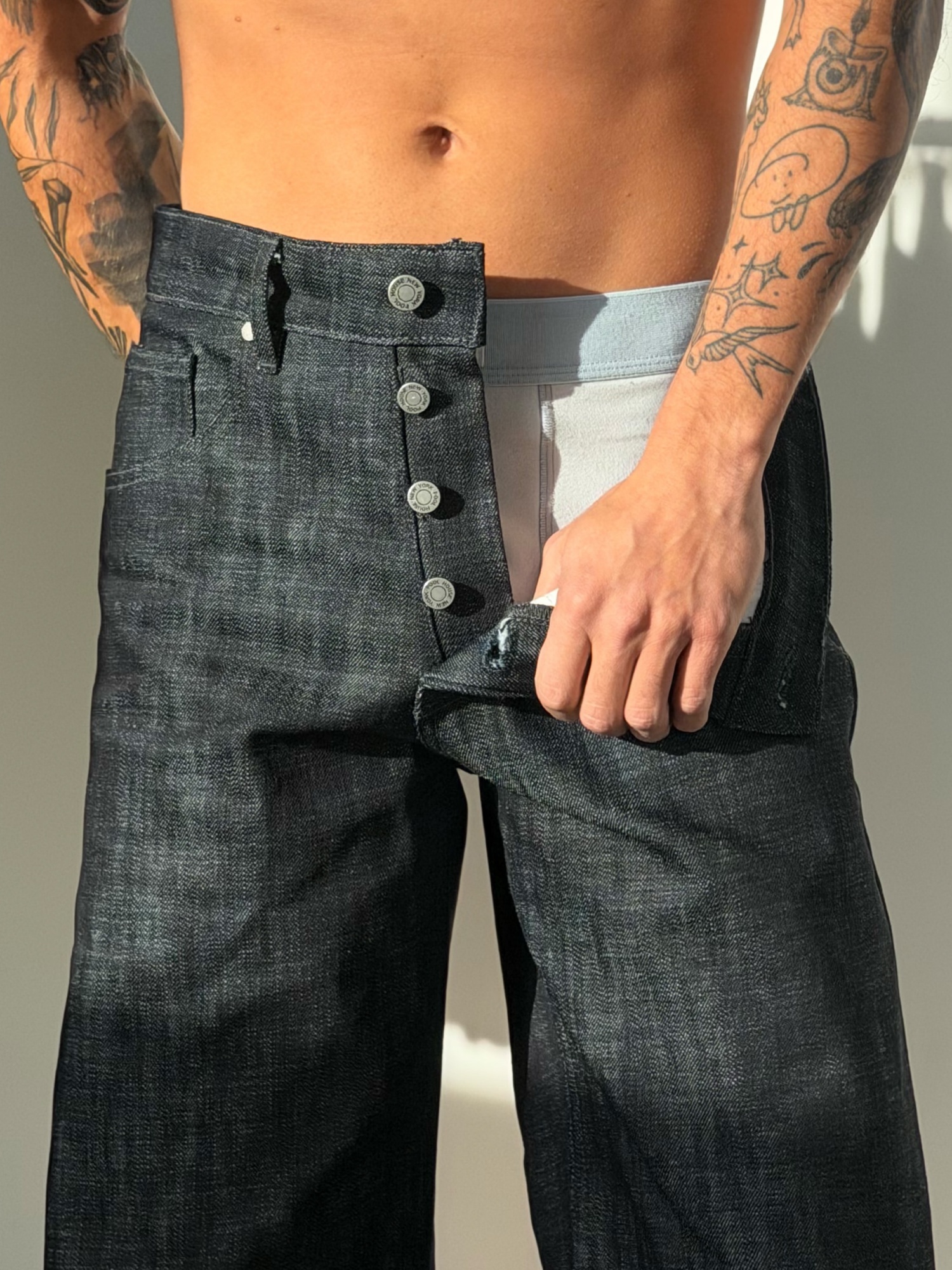 AUSTIN RAW STRAIGHT JEANS