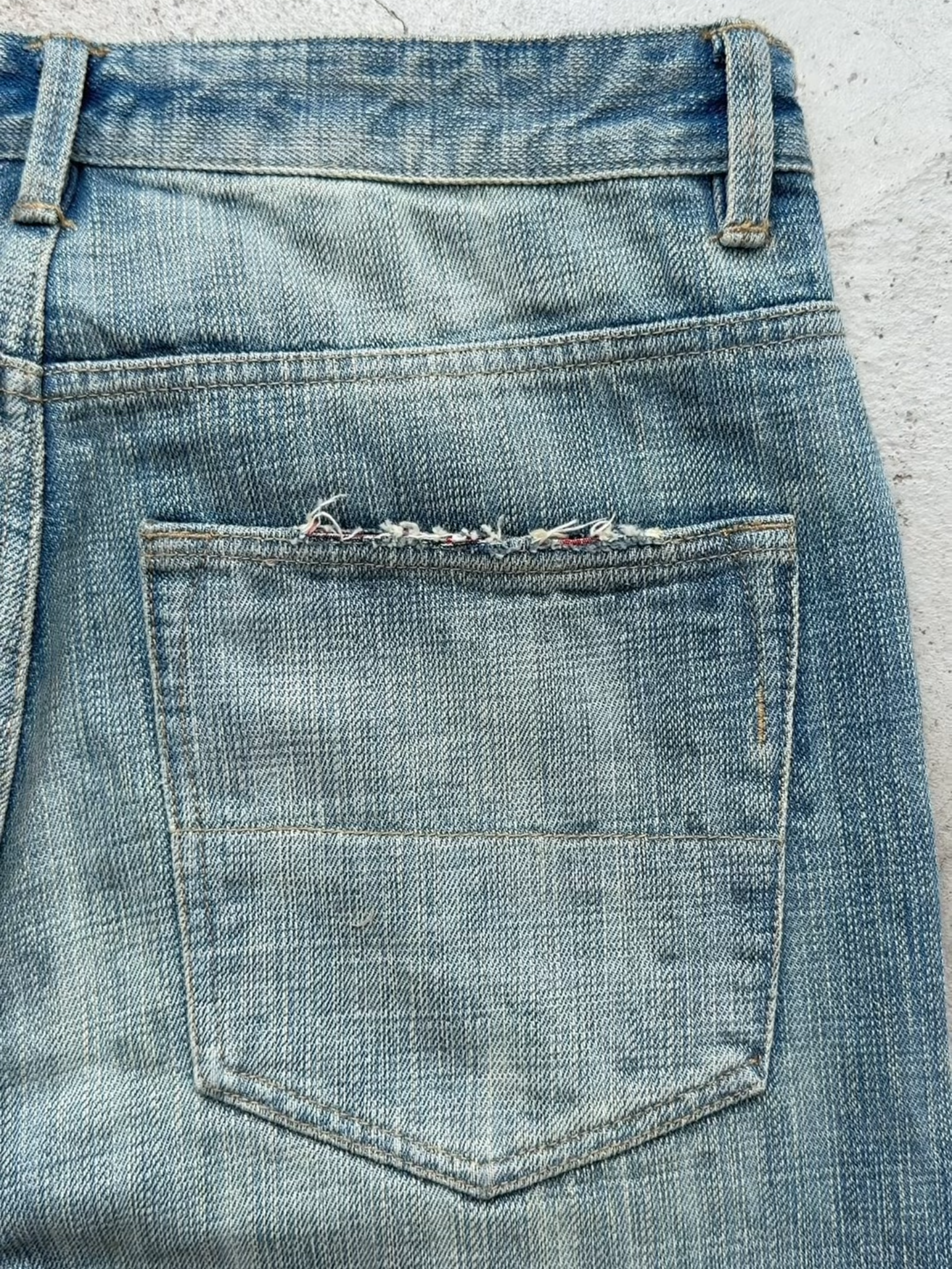 BLUE WASHED BOOTCUT JEANS