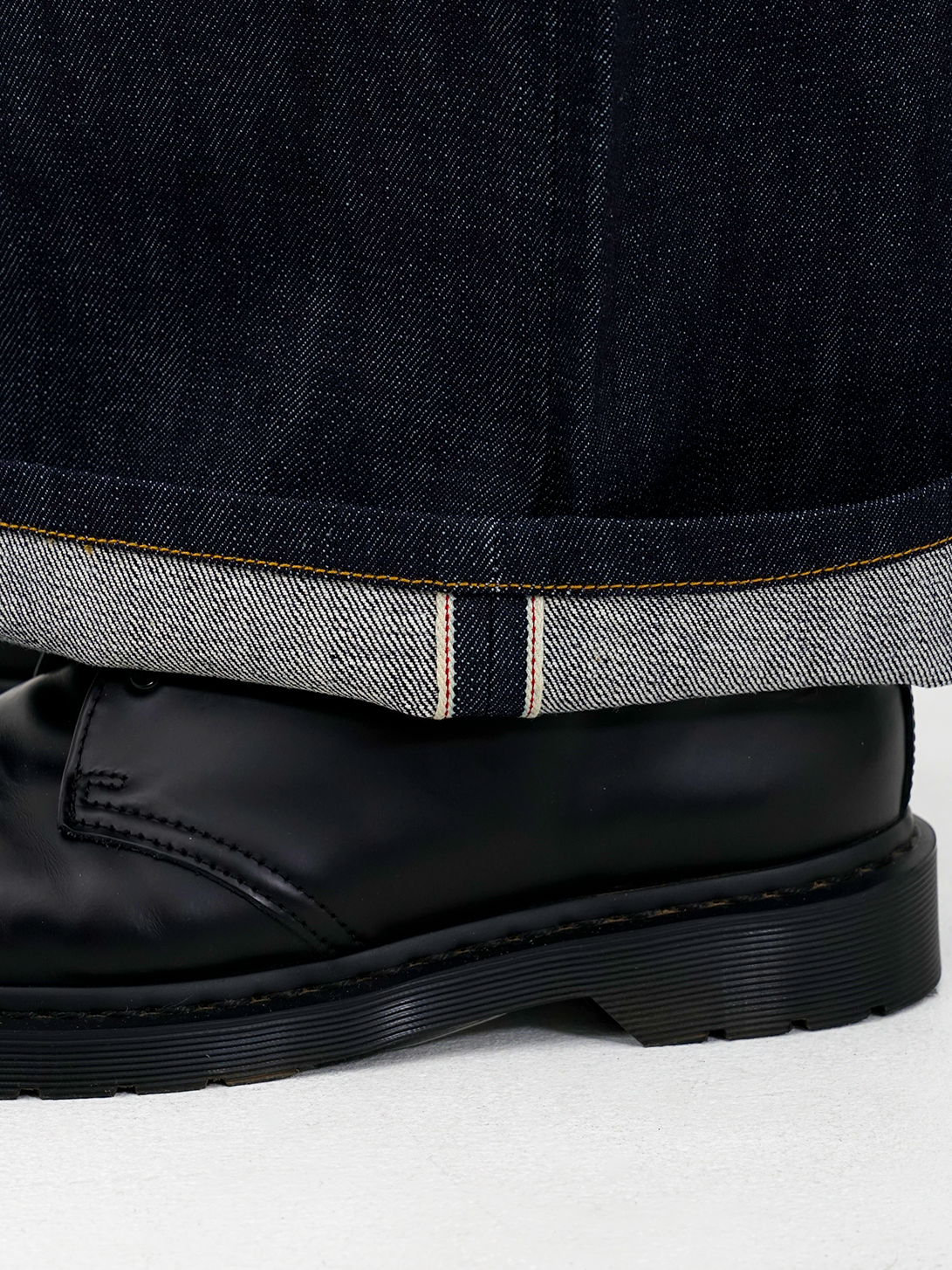RAW SELVEDGE BOOTCUT JEANS