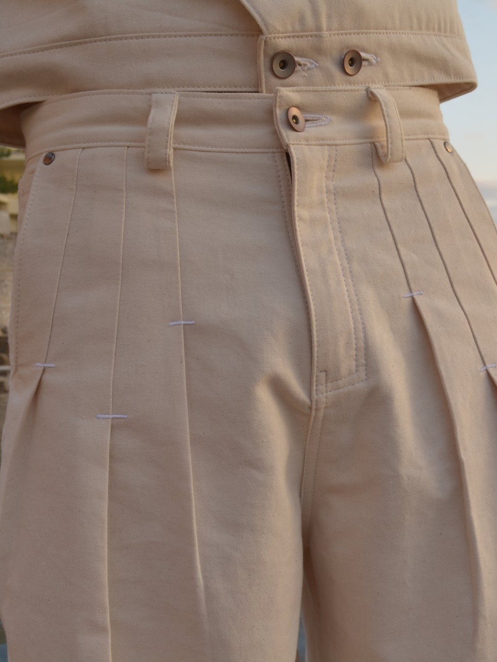 RIVET PLEATED TROUSERS