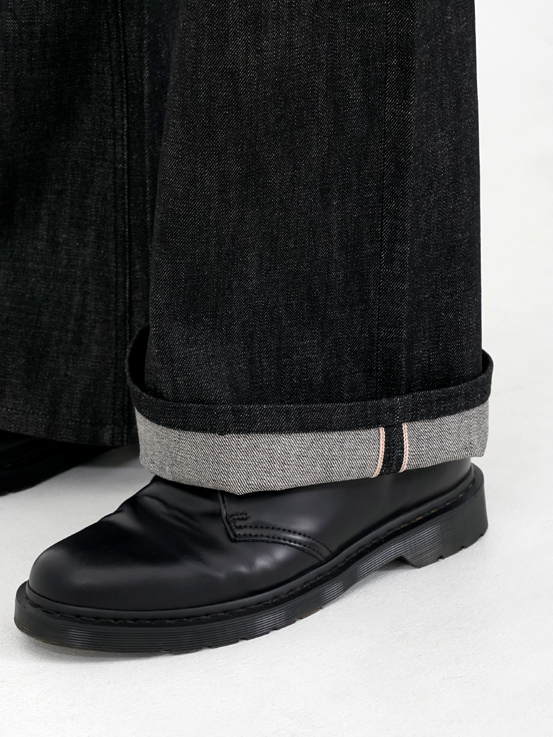 RAW SELVEDGE BOOTCUT JEANS