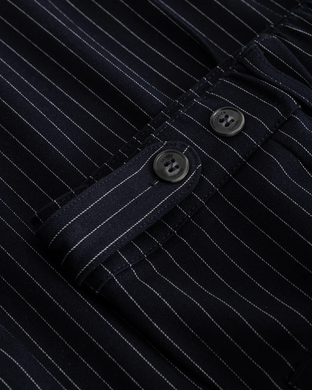 BAGGY SUIT SHORTS