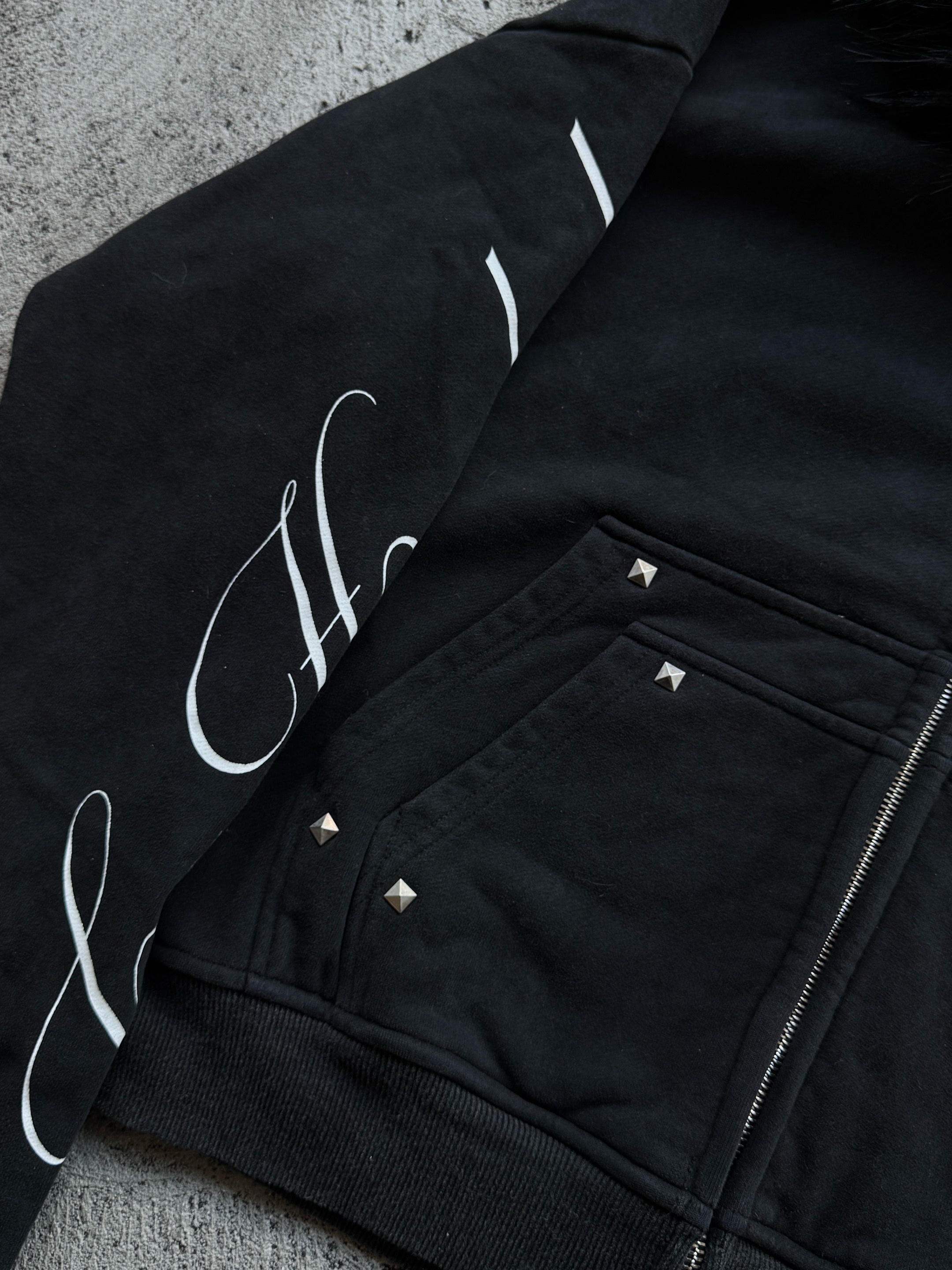 LETTER ZIP-UP HOODIE