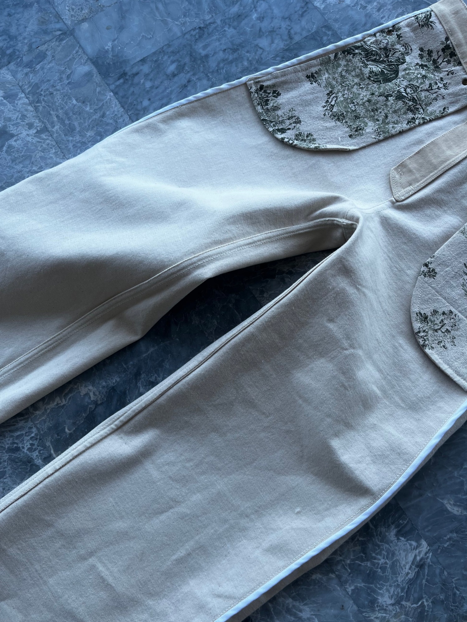 CHAMPAGNE BOOTCUT DENIM