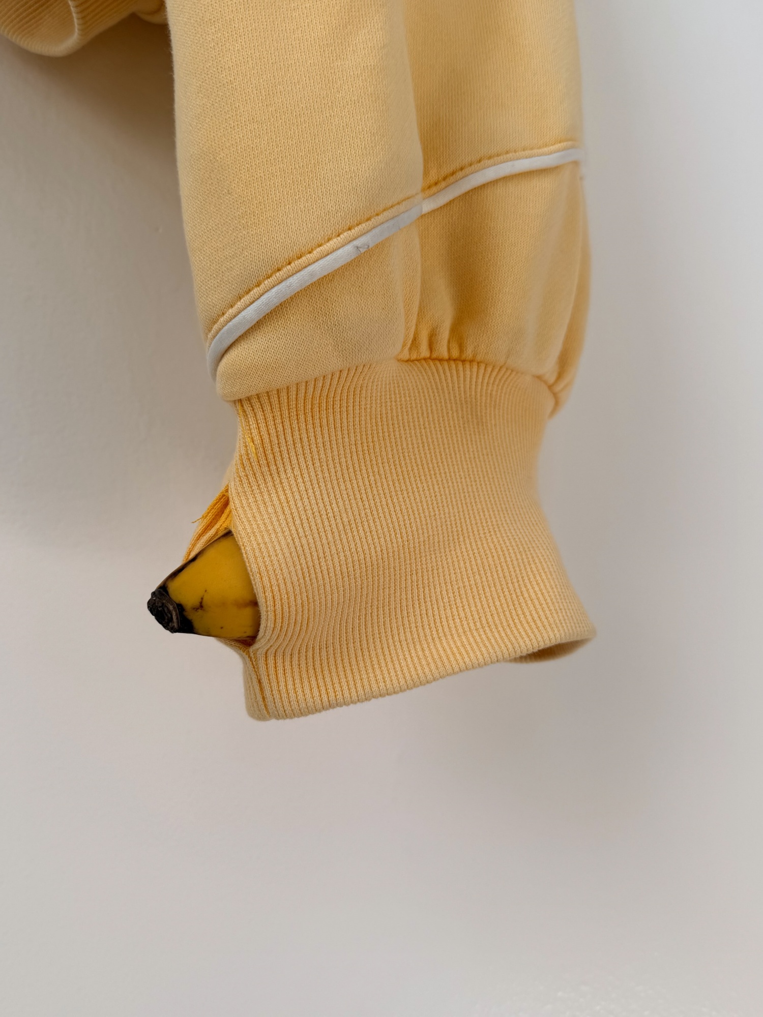 YELLOW WAVY ZIP-UP