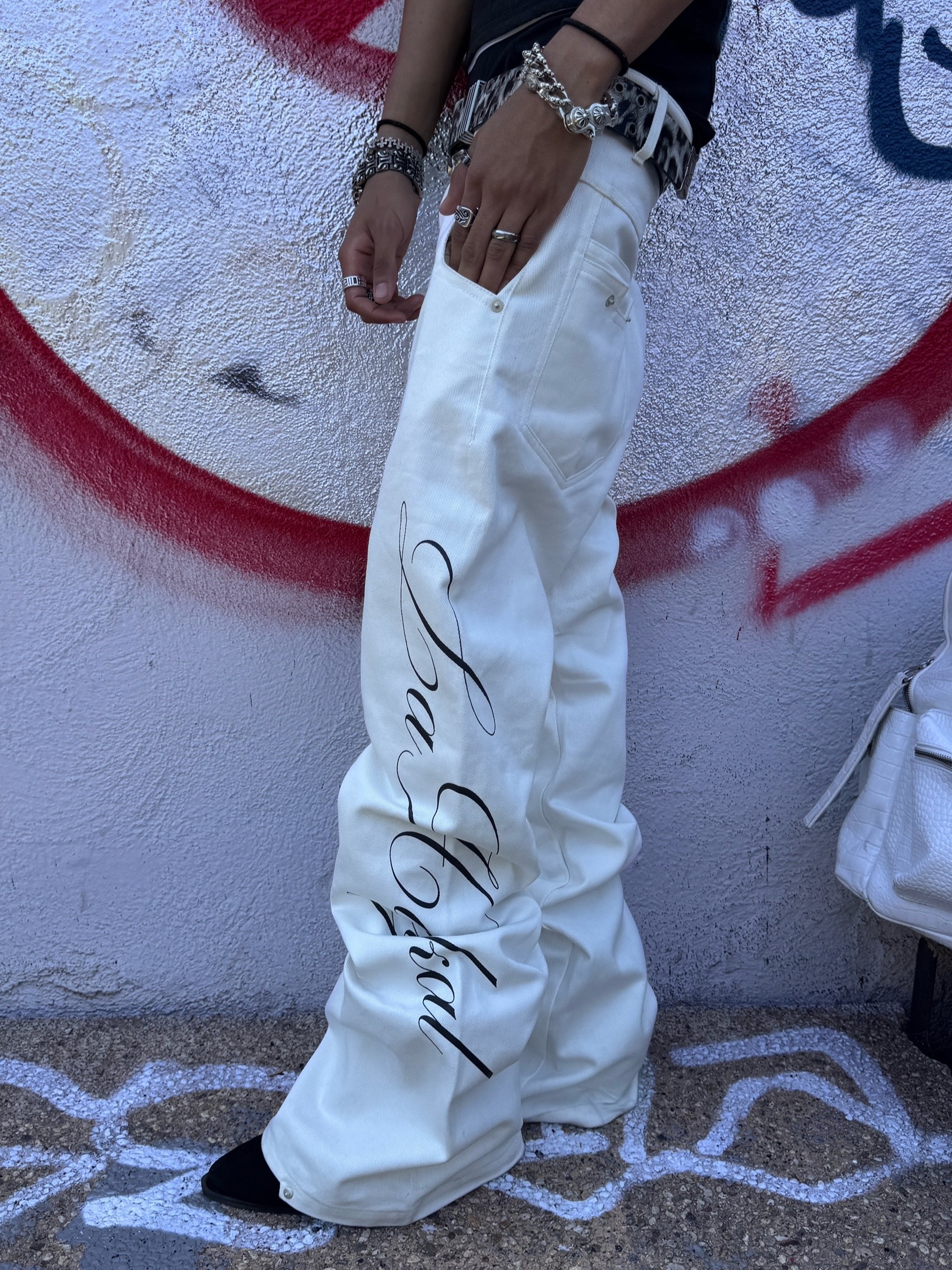 LETTER FLARED JEANS