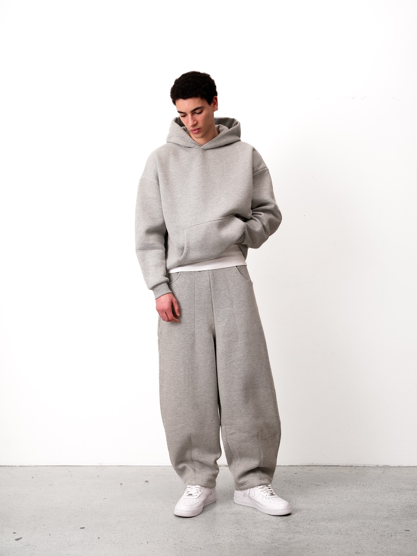 COZY STRAIGHT LEG SWEATS - GREY かつき君着用 COZY STRAIGHT LEG SWEATS - GREY
