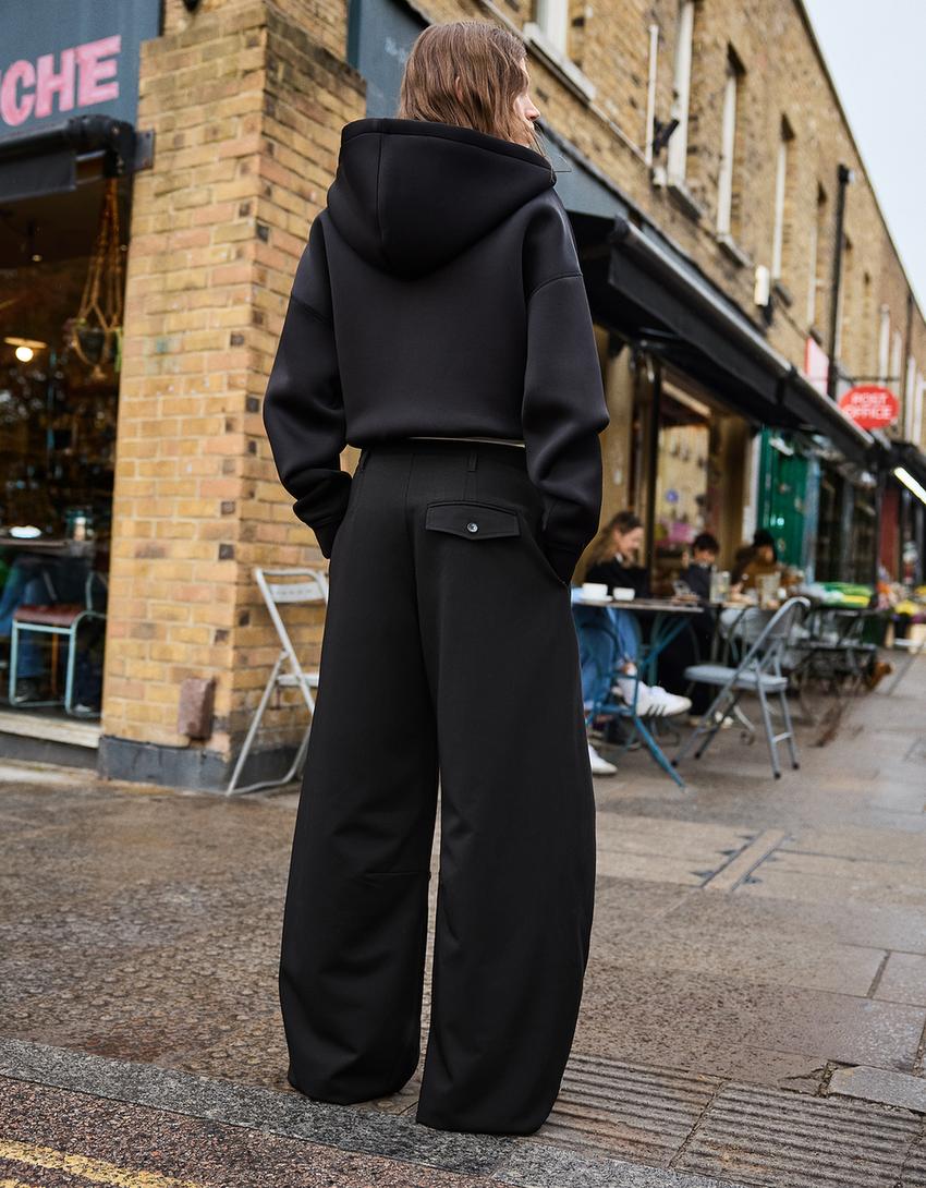 BARREL-SHAPED PLEATED PANTS