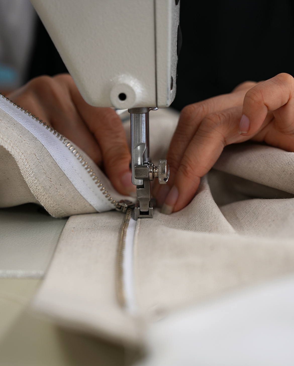 OKAYAMA LINEN PLEATED TROUSERS