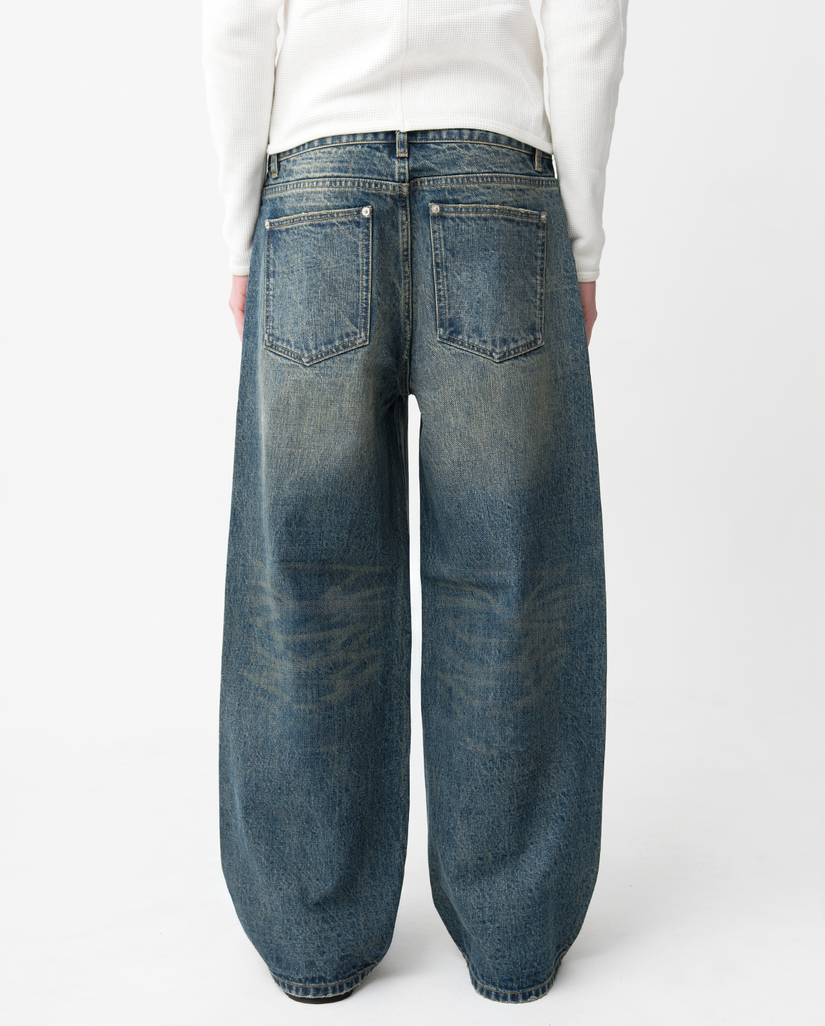 FUKA SELVEDGE LOOSE FIT JEANS