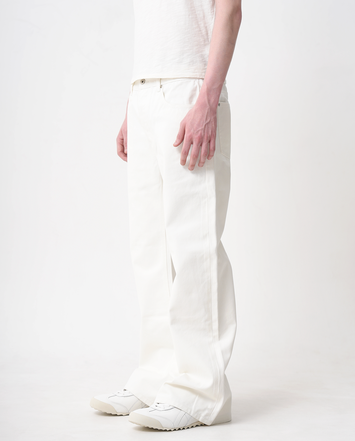 RAW SELVEDGE BOOTCUT JEANS