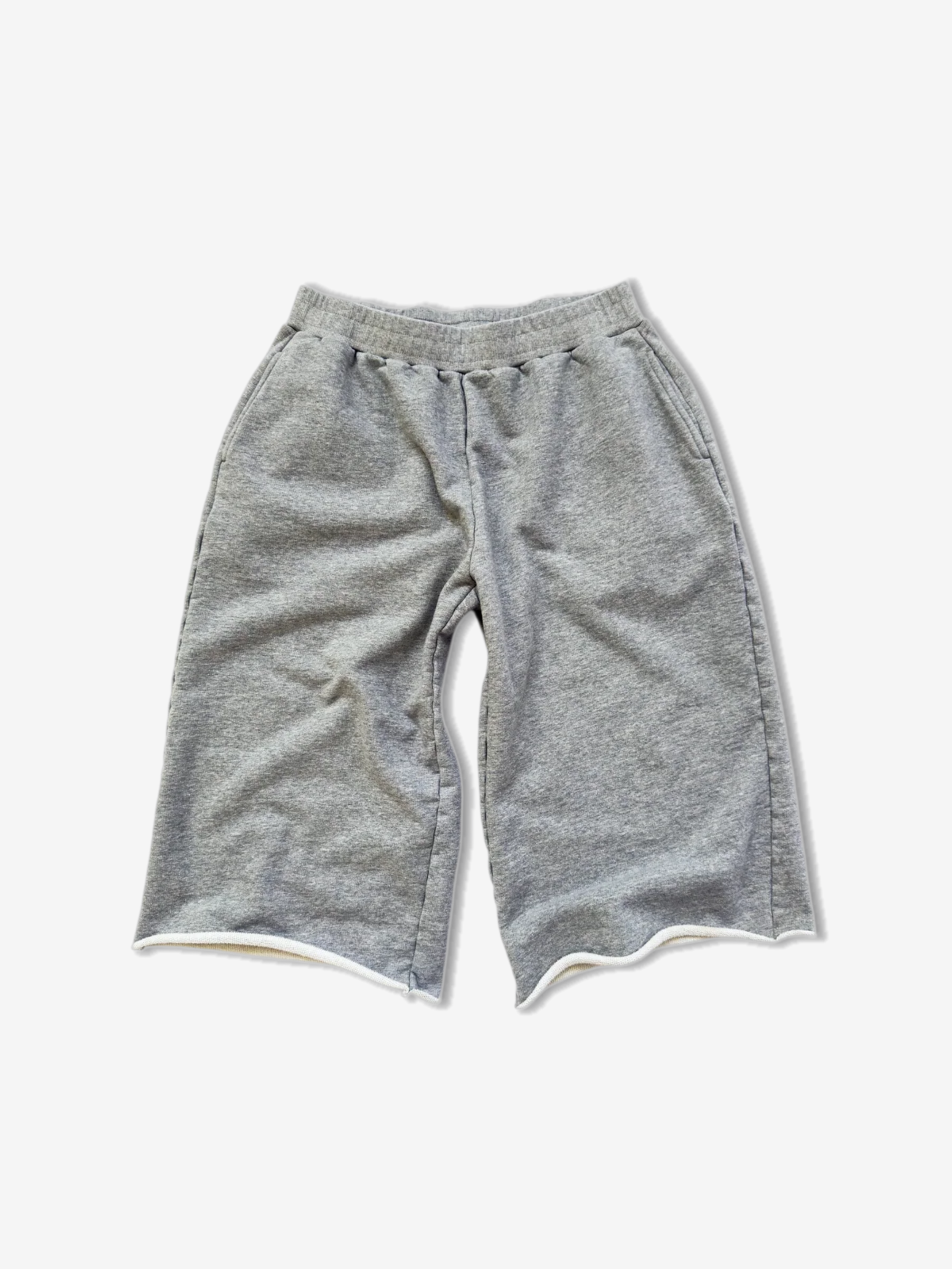 BAGGY SWEATSHORTS