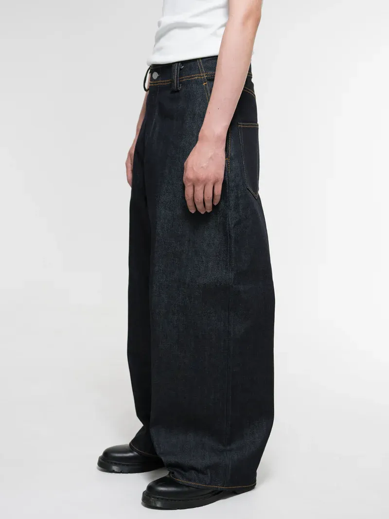 JAPANESE SELVEDGE  CURVED-LEGS JEANS