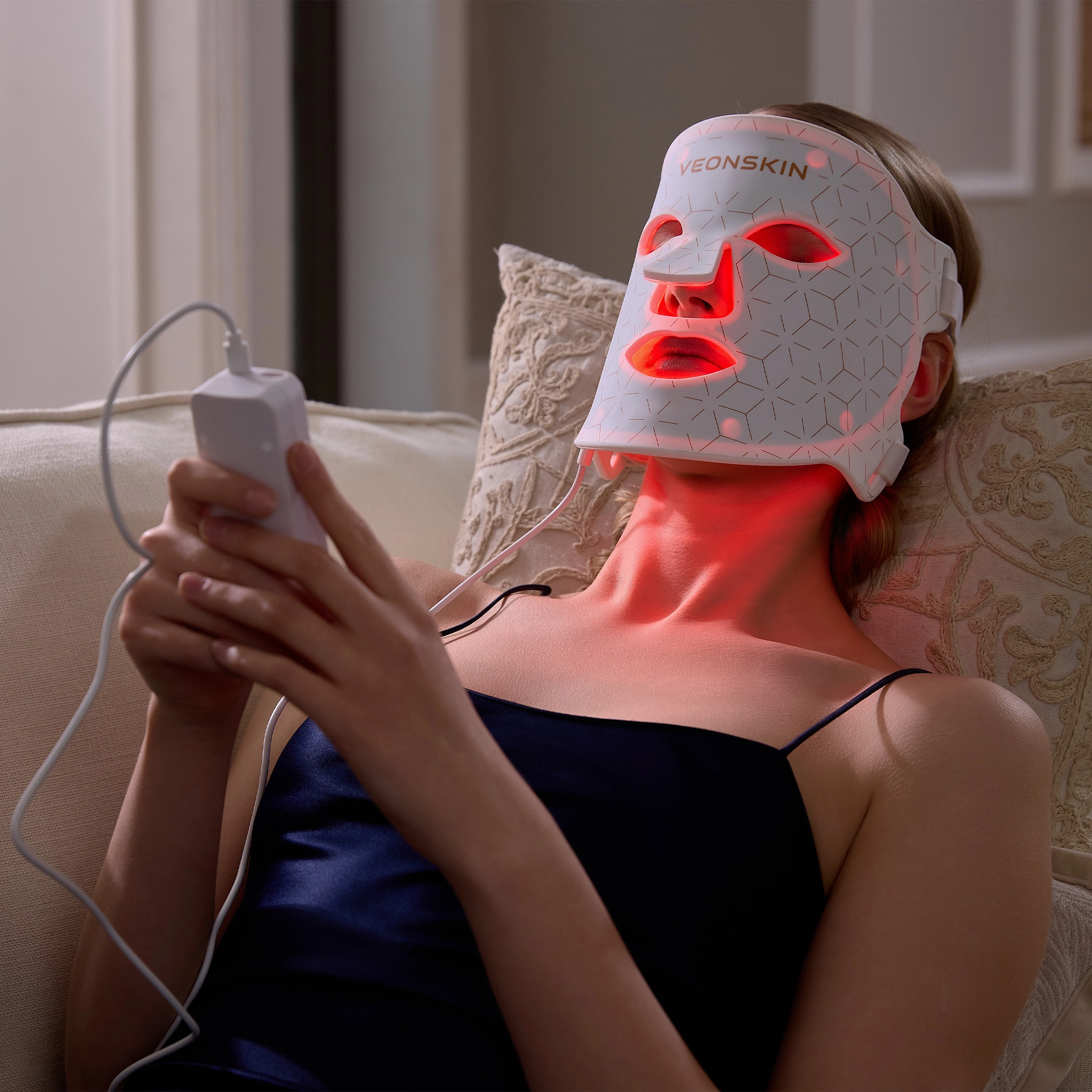 Veonskin LED Face Mask Pro – 7-Color Light Therapy for Skincare
