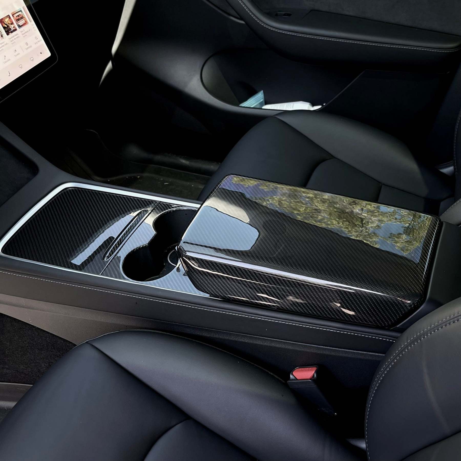 Teslula Model Y / 3 Armrest Cover - Dry Carbon Fiber Interior Mods