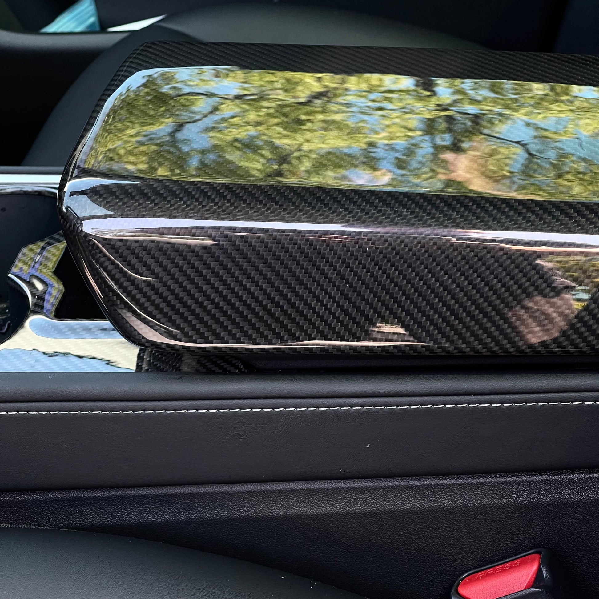 Teslula Model Y / 3 Armrest Cover - Dry Carbon Fiber Interior Mods
