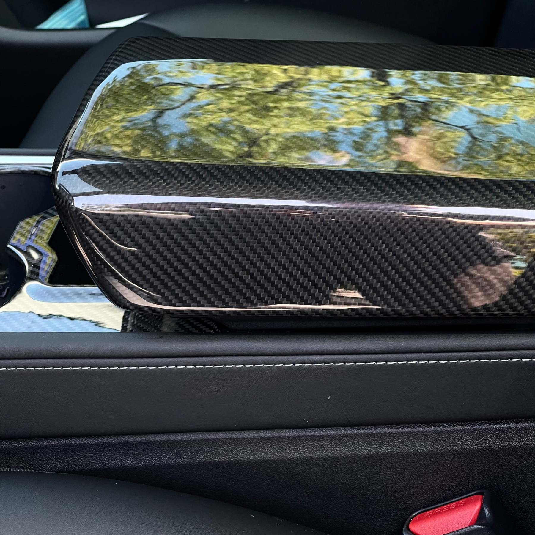 Teslula Model Y / 3 Armrest Cover - Dry Carbon Fiber Interior Mods