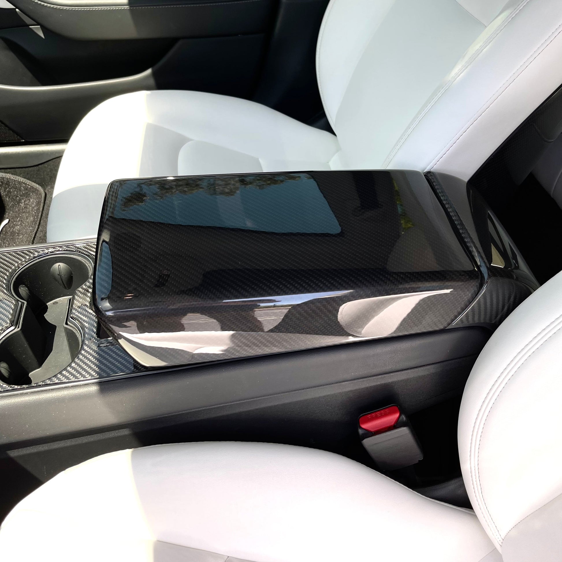 Teslula Model Y / 3 Armrest Cover - Dry Carbon Fiber Interior Mods