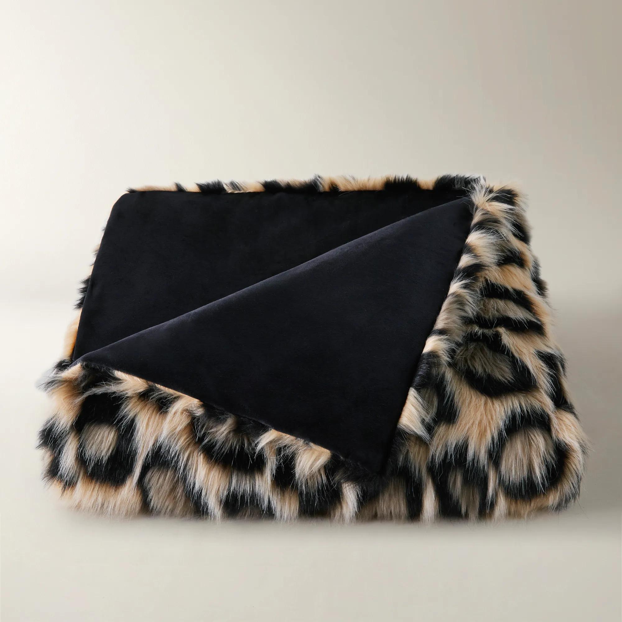 Leopard Oversized Throw - Black