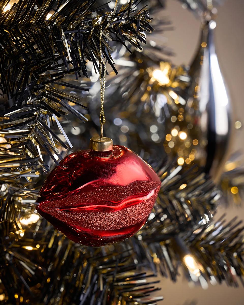 Red Lips Ornament - Set of 4
