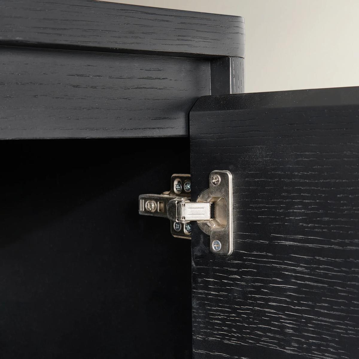 Vanta Sideboard