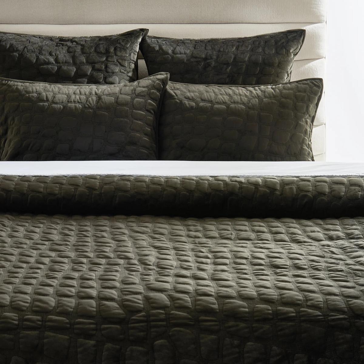 Valen Velvet Quilt Set - Black