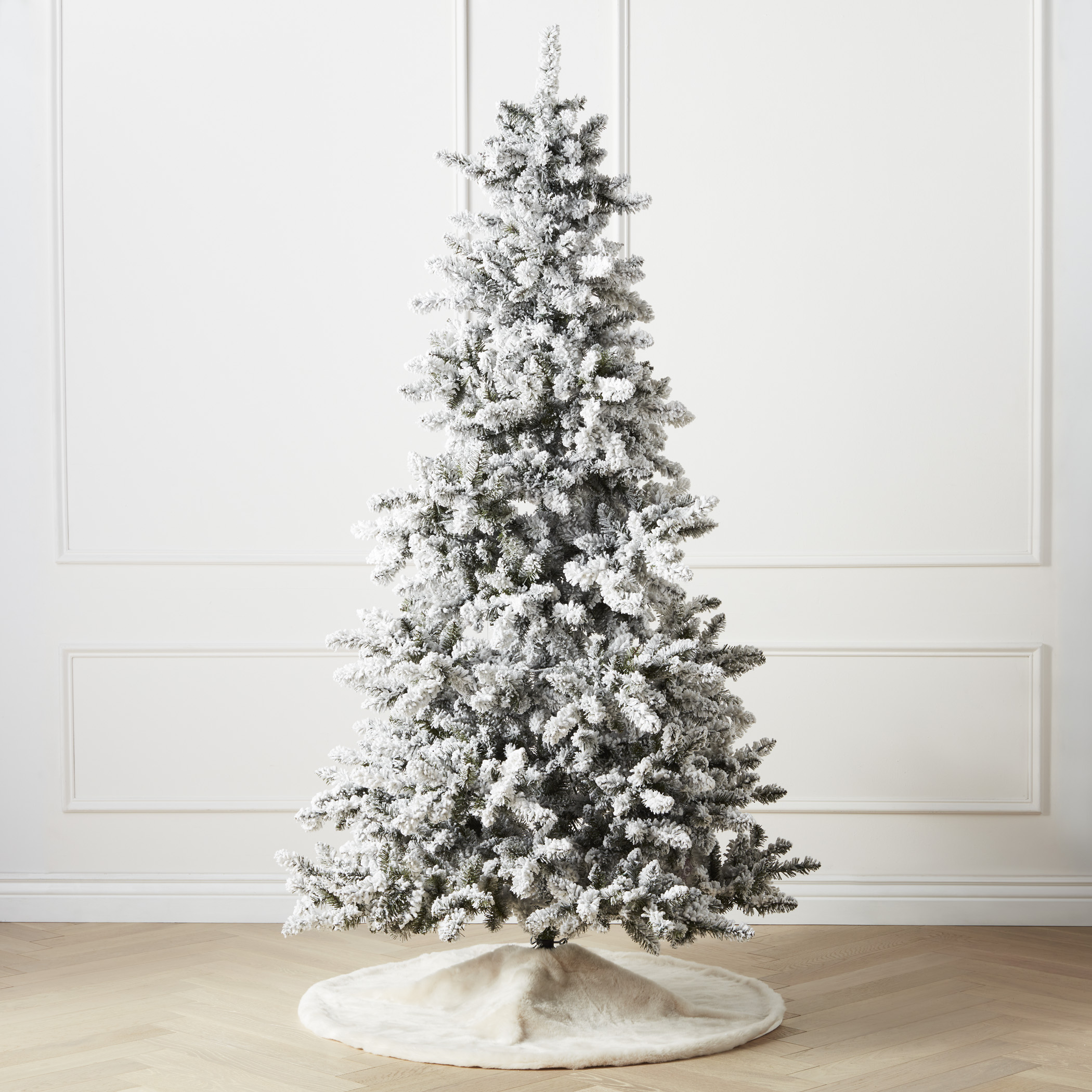 Pre-Lit Spruce Flock Tree 7'5"