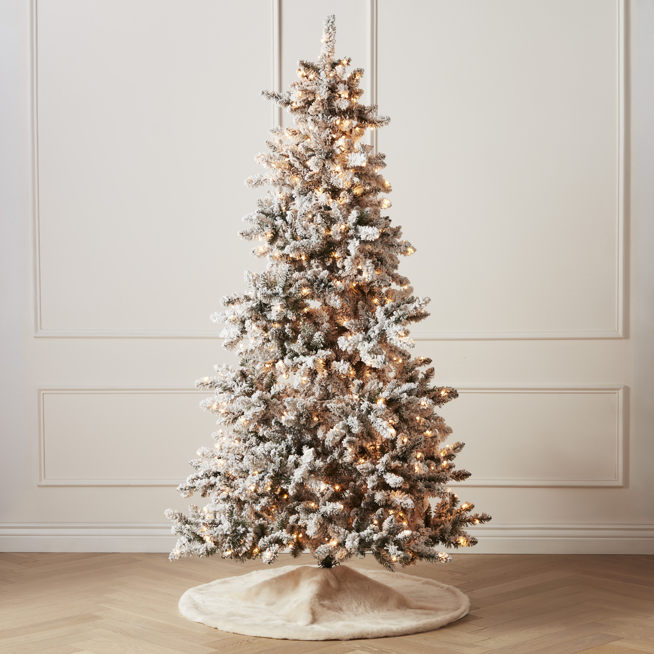 Pre-Lit Spruce Flock Tree 7'5"