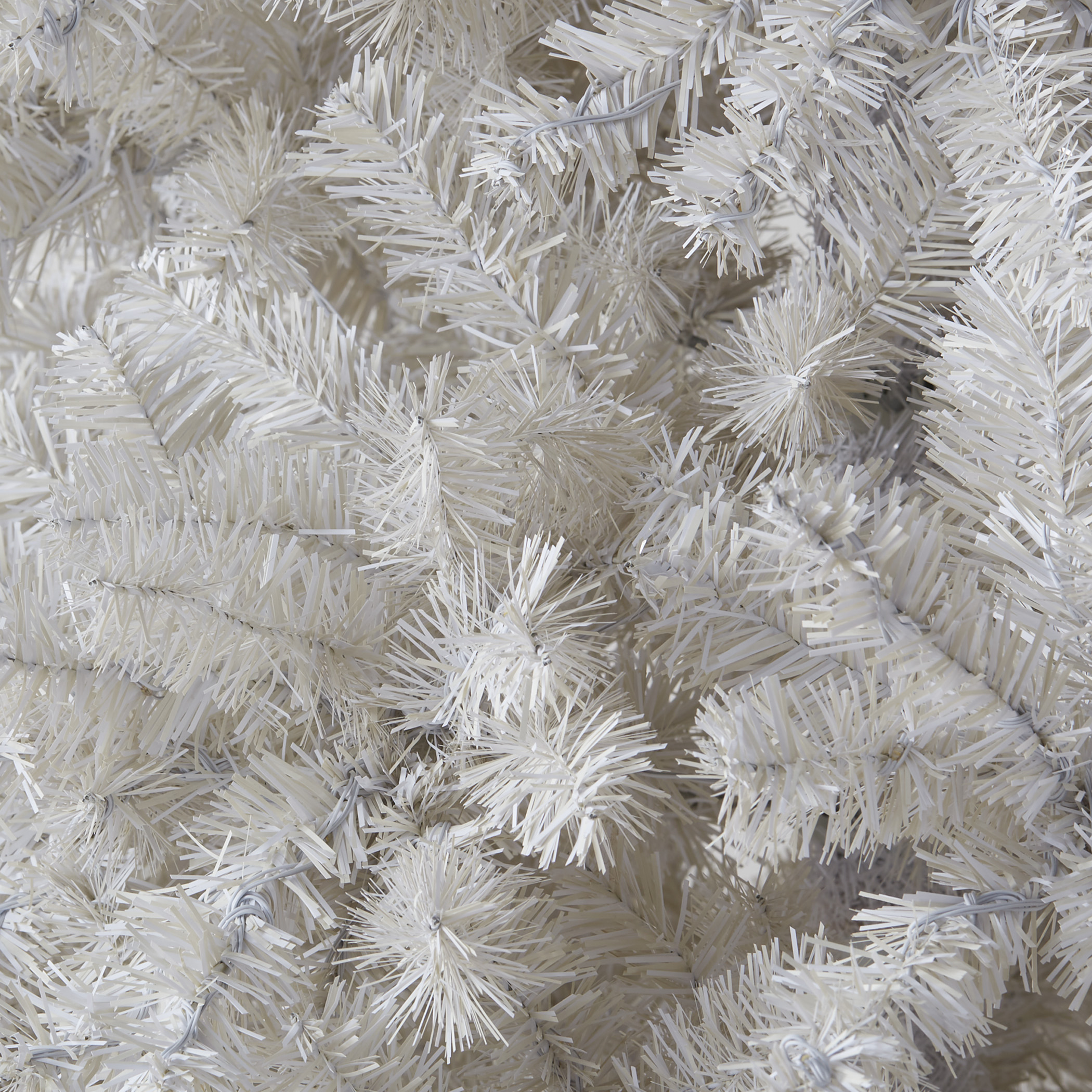 Pre-Lit Spruce Tree 7'5"