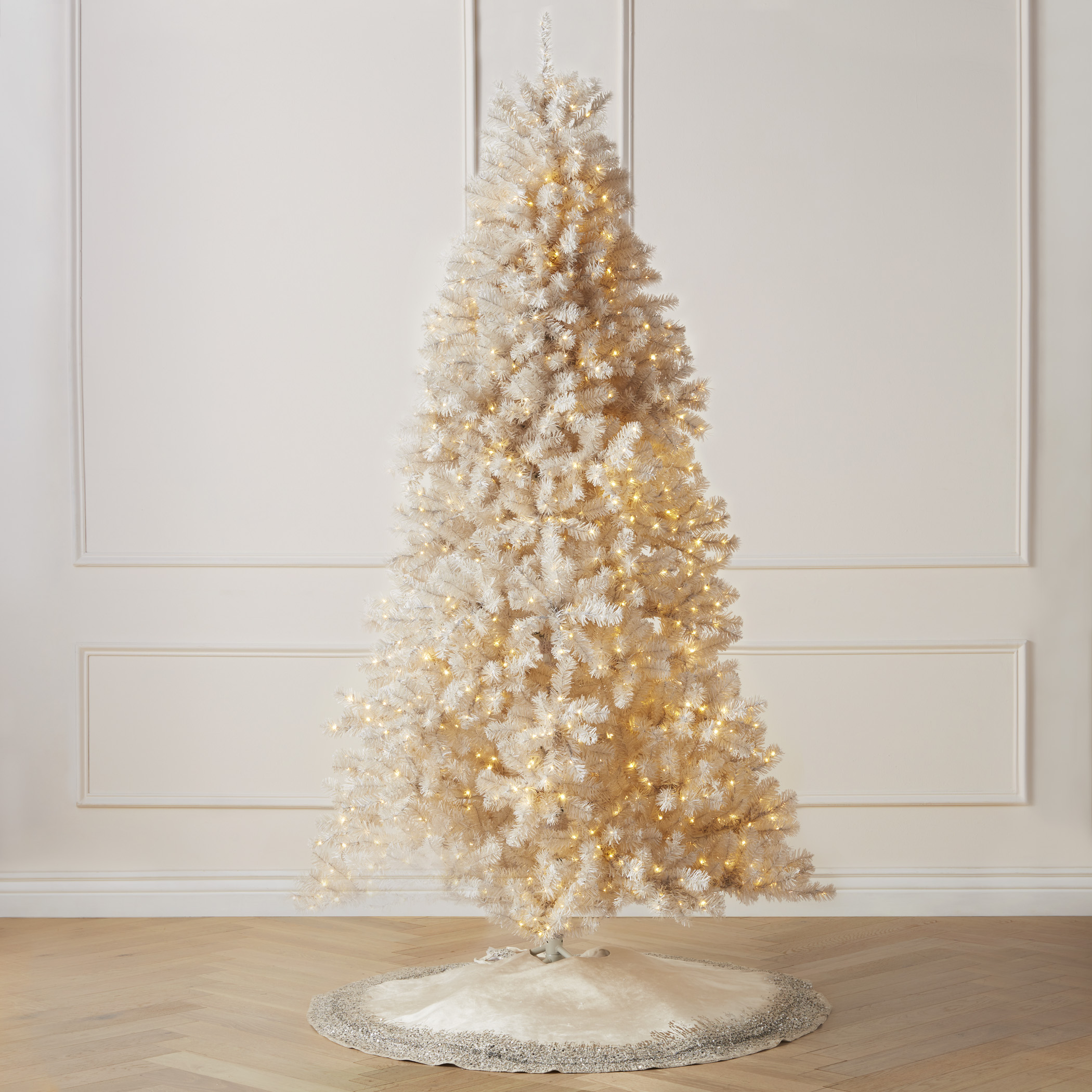 Pre-Lit Spruce Tree 7'5"